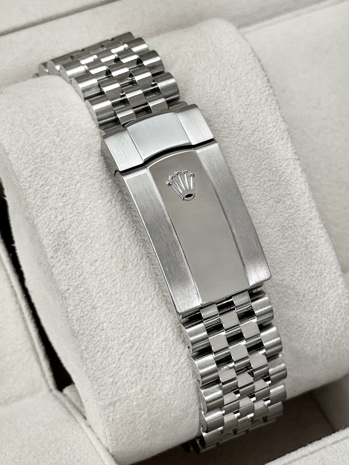 2019 Rolex Datejust 41mm 126300 Stainless Steel Jubilee Blue Dial