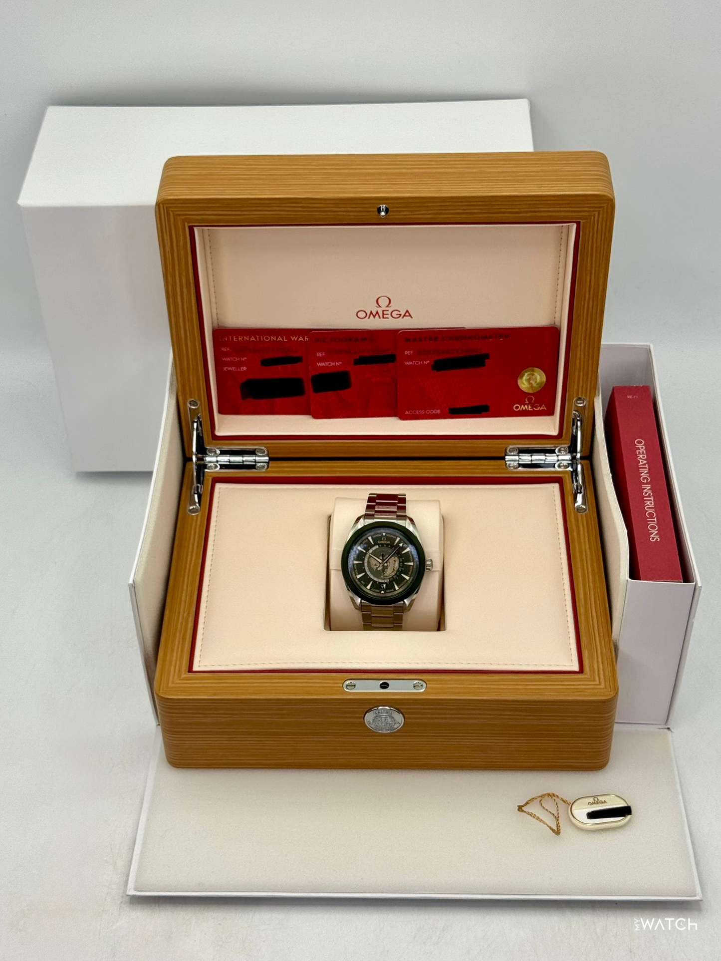 2025 Omega Terra Co-axial Master Chrono GMT 43mm 220.30.43.22.10.001 Green Dial