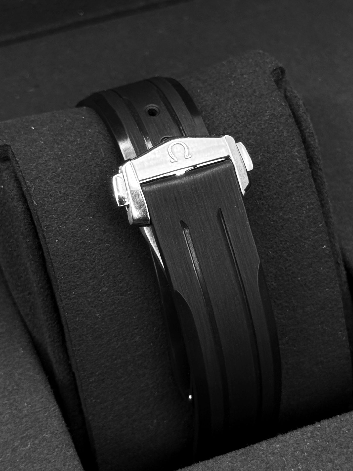 2025 Omega Speedmaster Moonwatch Pro 42mm 310.32.42.50.04.001 White Dial