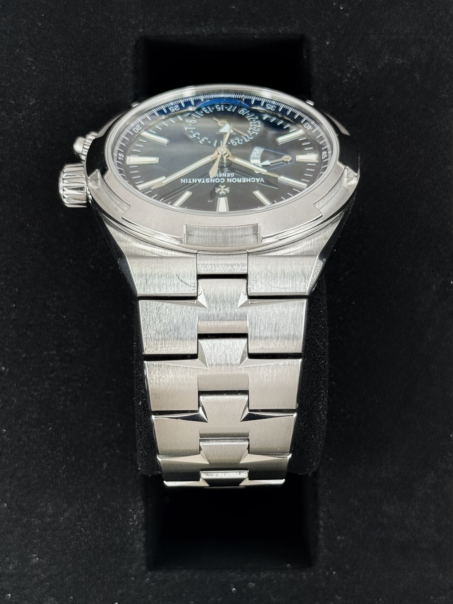 2024 Vacheron Constantin Overseas Dual Time 41mm 7920V Blue Dial