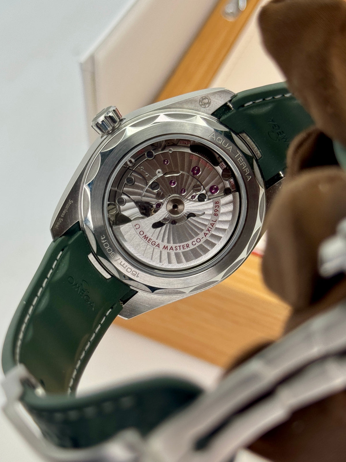 2025 Omega Seamaster Aqua Terra Worldtimer 43mm 220.32.43.22.10.001 Green Dial