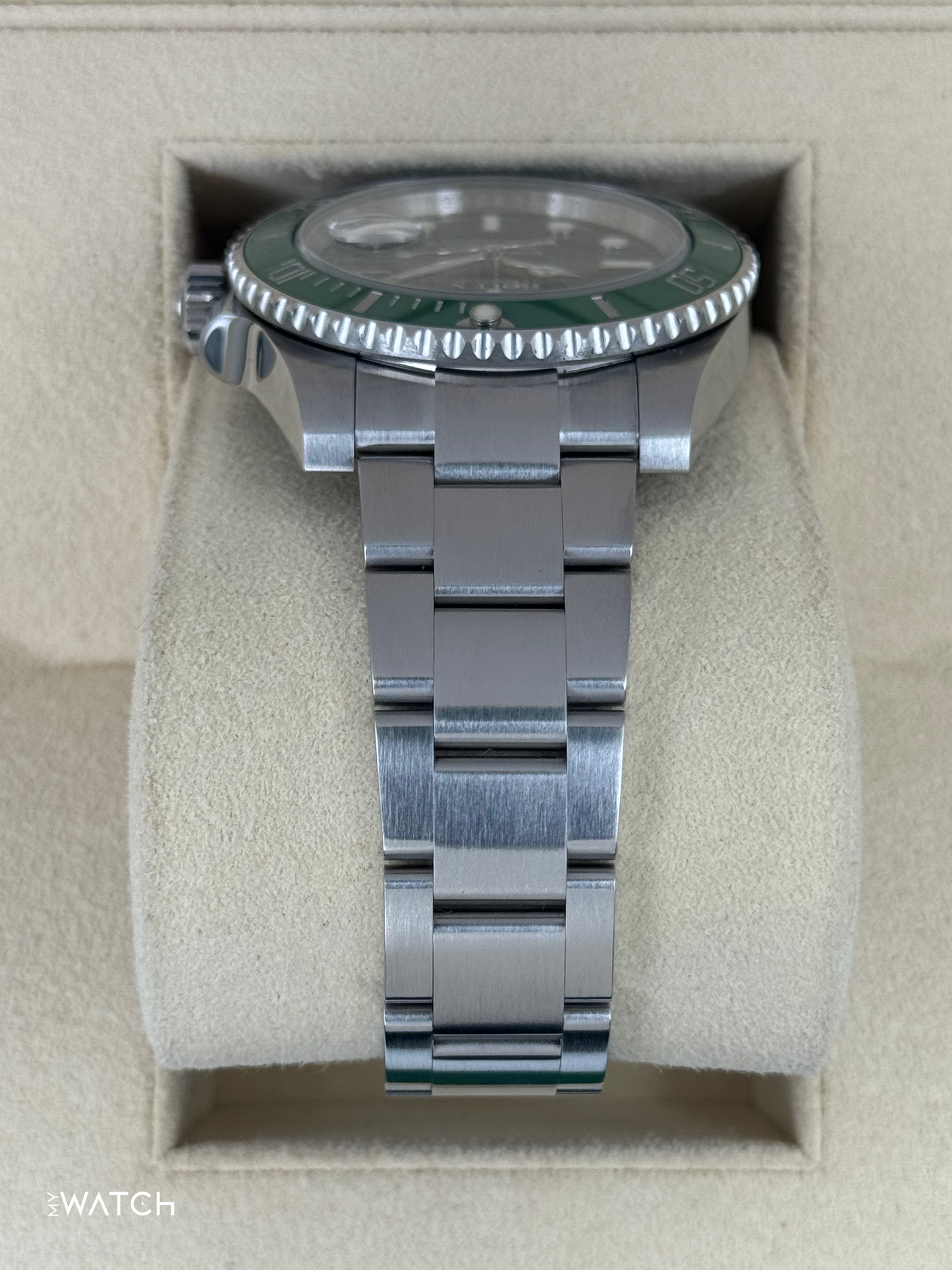 2016 Rolex Submariner “Hulk” 40mm 116610LV Green Dial