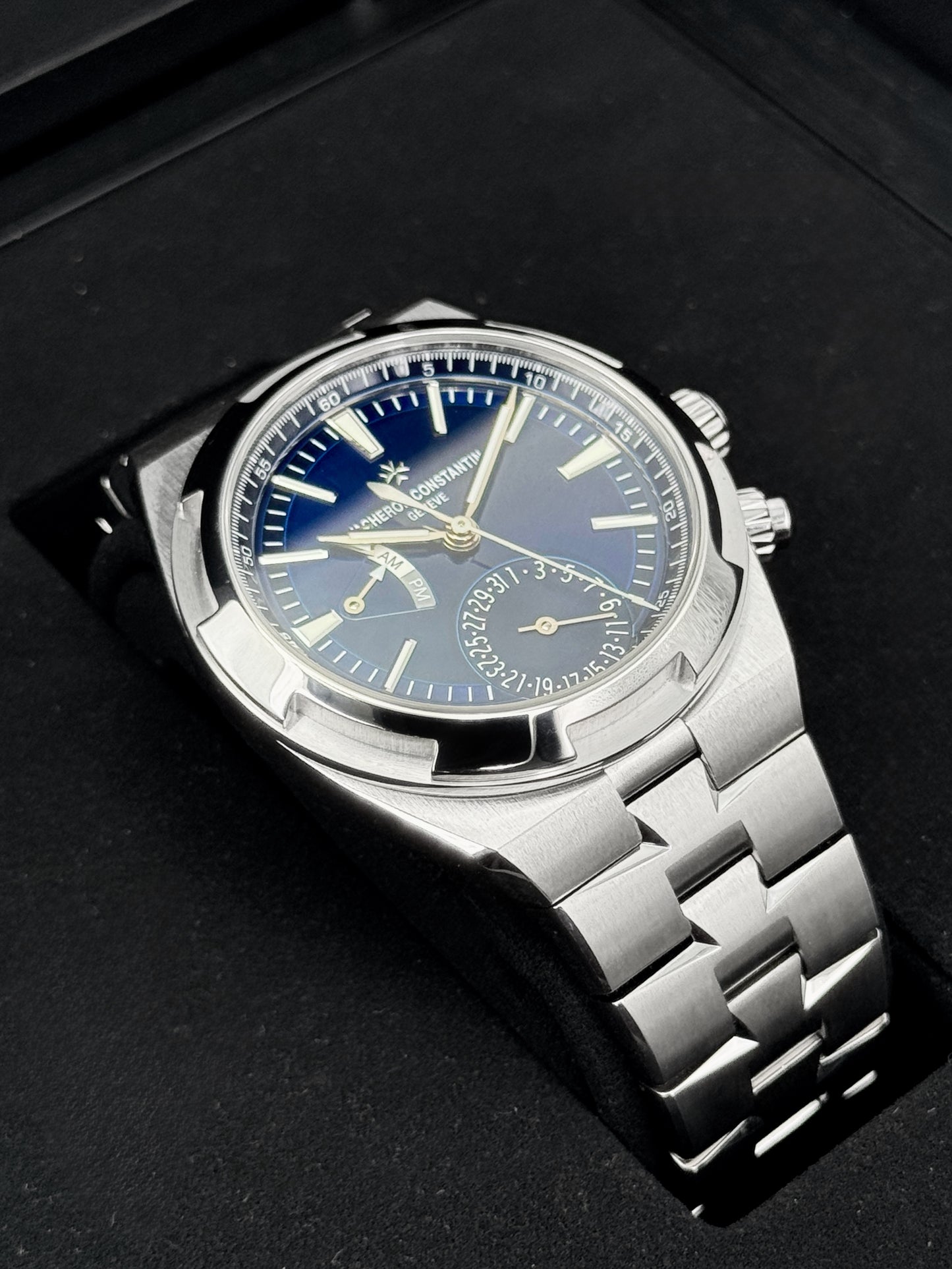 2020 Vacheron Constantin Overseas Dual Time 41mm 7900V Blue Dial
