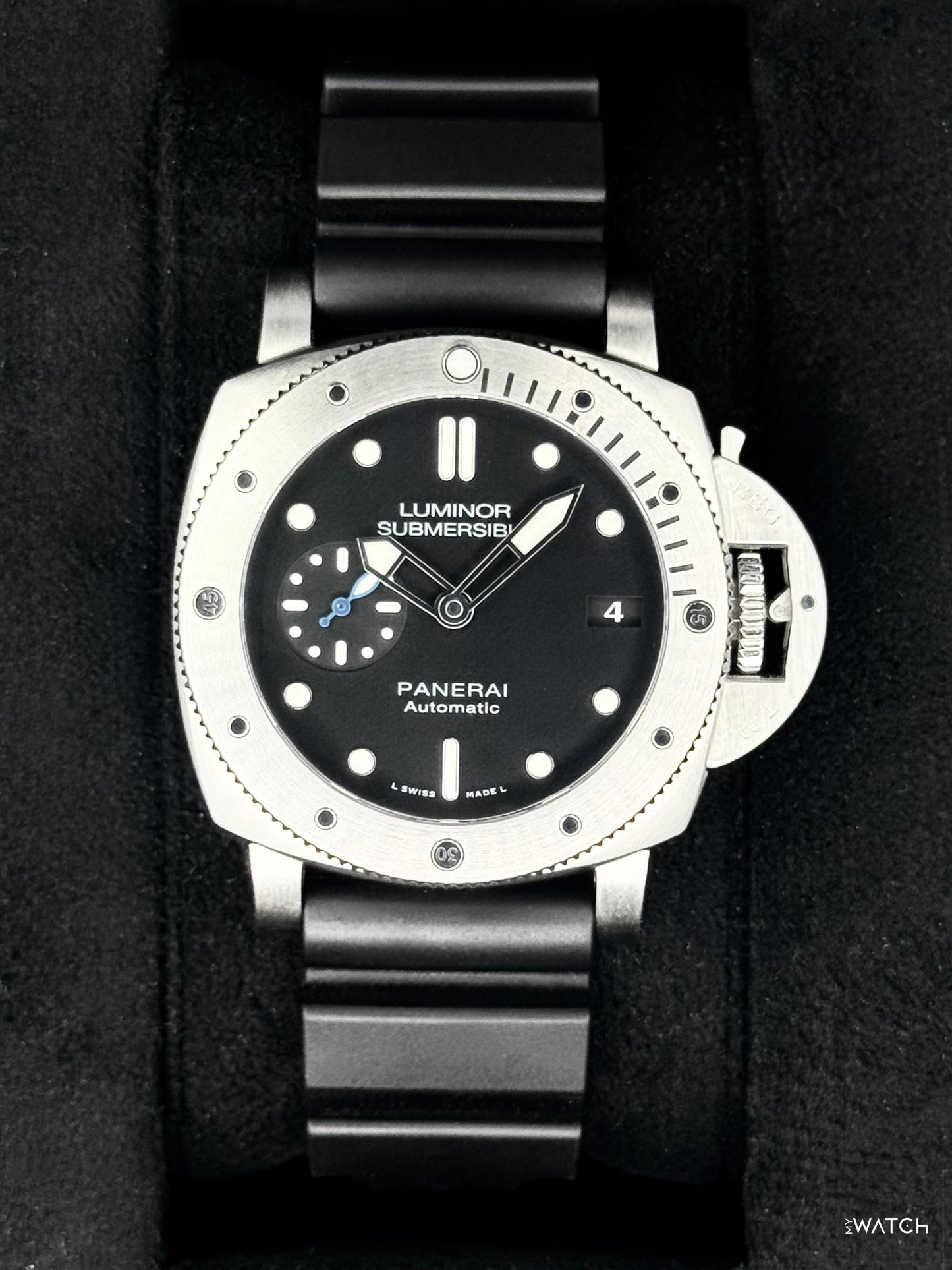2018 Panerai Luminor Submersible 1950 3 Days 42mm PAM00682 Black Dial