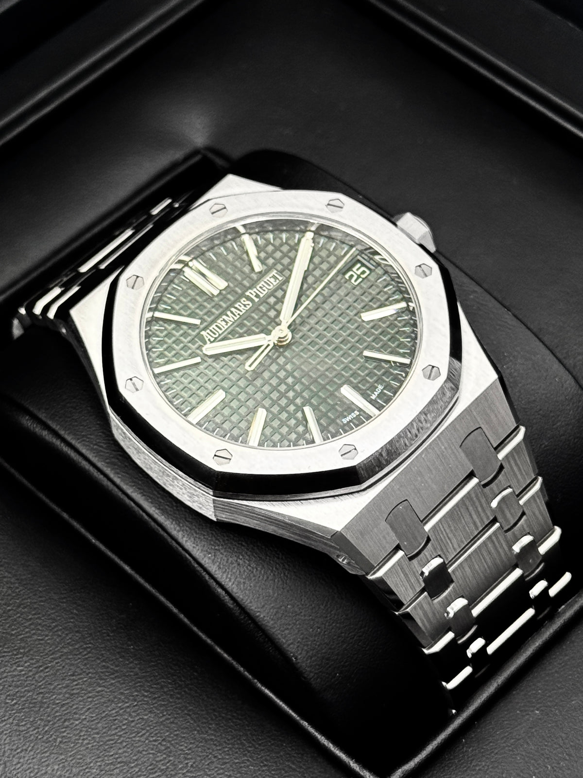 2024 Audemars Piguet Royal Oak 41mm 15510ST Stainless Steel Green Dial