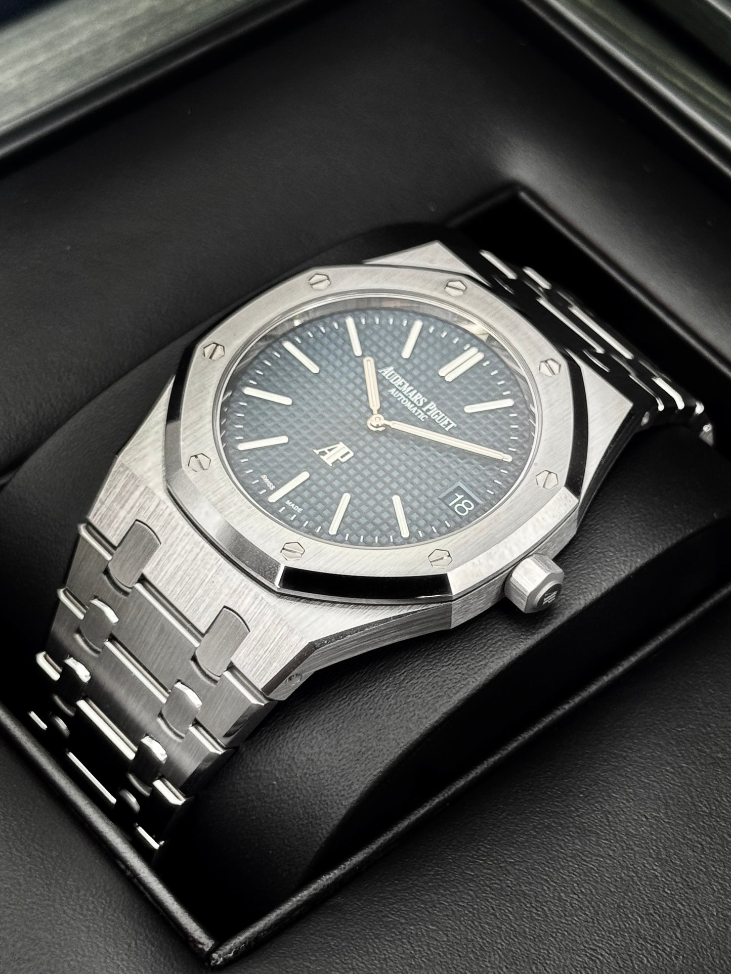 NEW 2025 Audemars Piguet Royal Oak Jumbo 39mm 16202ST Stainless Steel Blue Dial