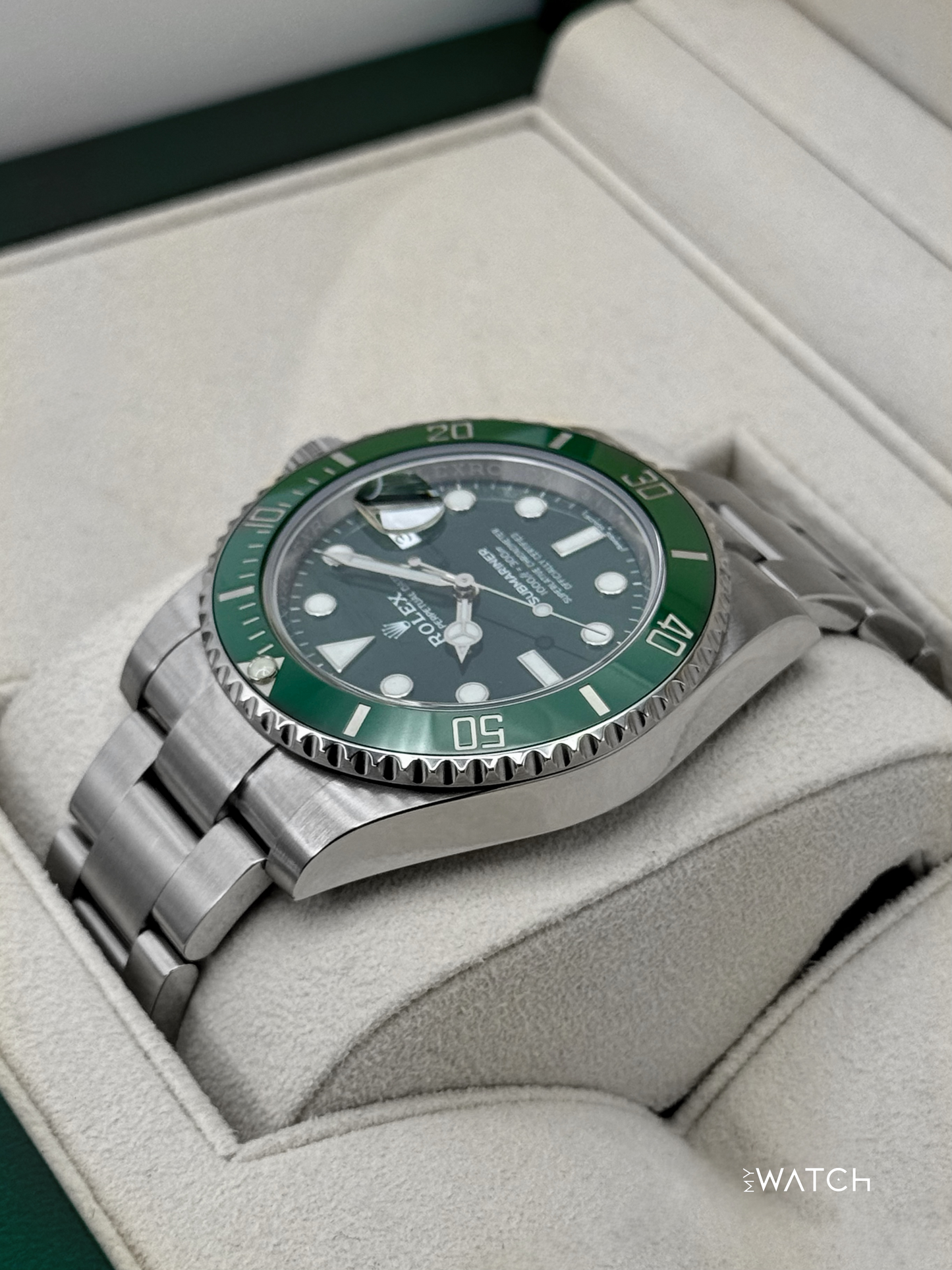 2020 Rolex Submariner “Hulk” 40mm 116610LV Green Dial