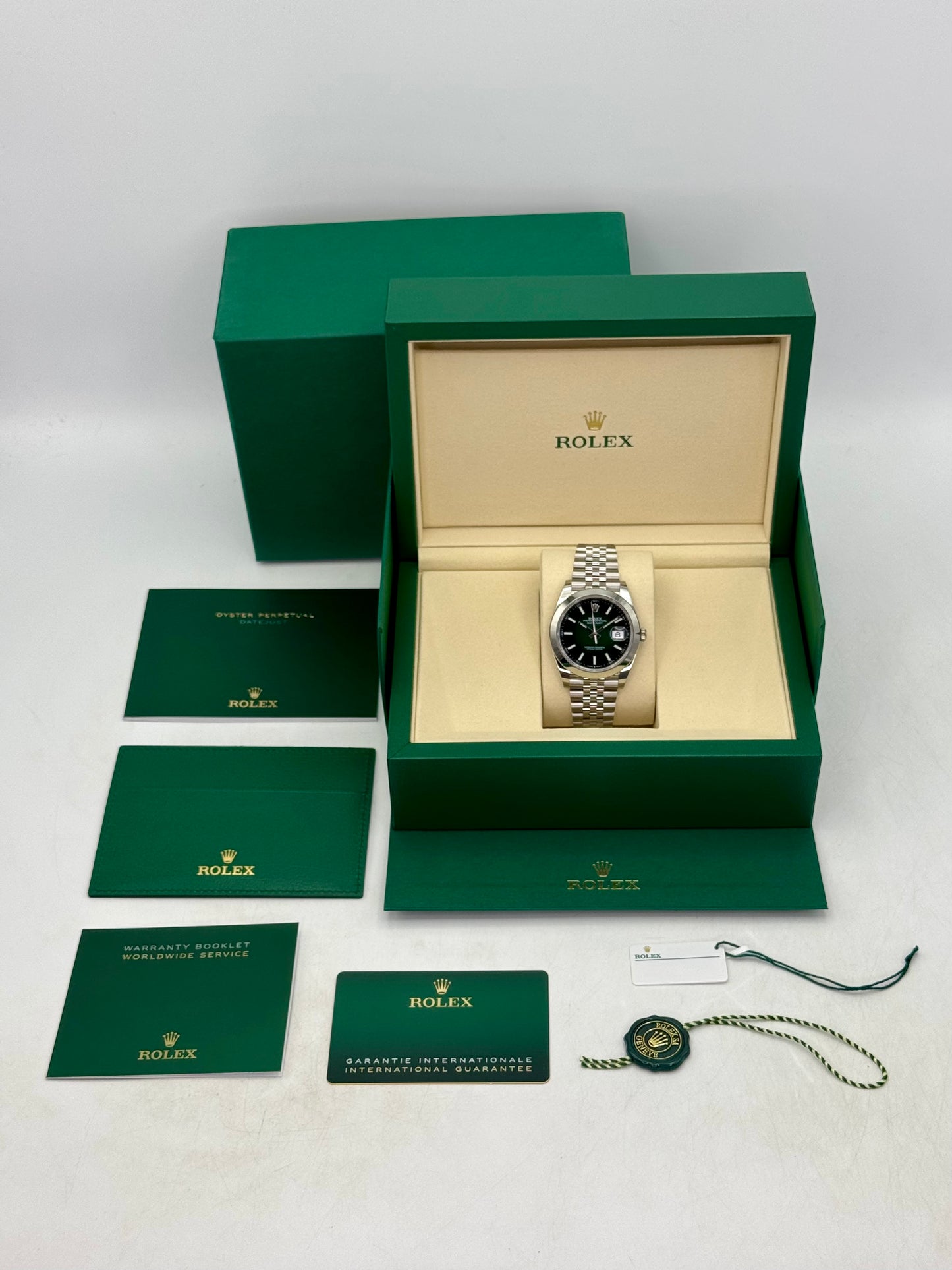 NEW 2026 Rolex Datejust 41mm 126300 Stainless Steel Jubilee Green Ombre Dial