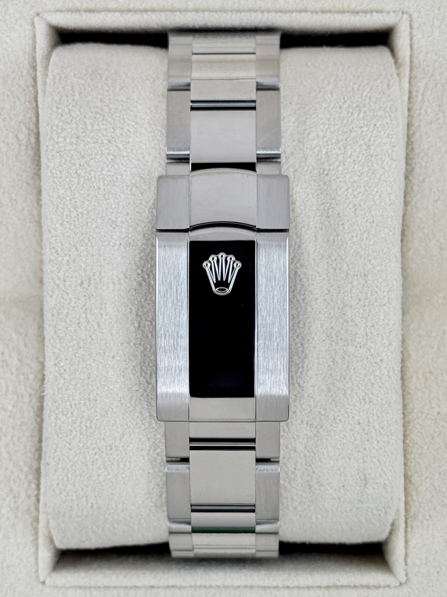 2025 Rolex Datejust 41mm 126300 Stainless Steel Oyster Green Dial