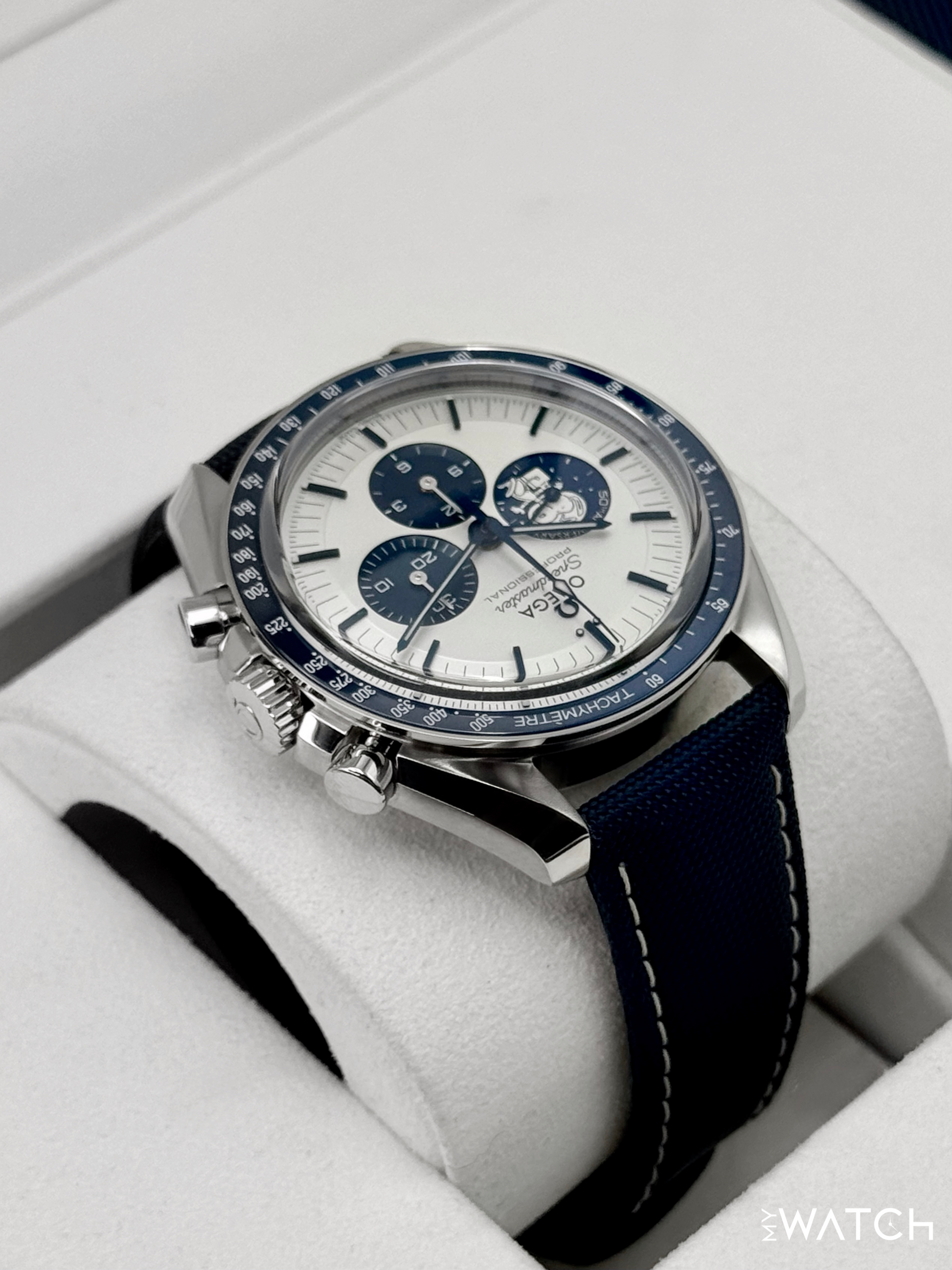 NEW 2026 Omega Speedmaster Silver Snoopy Award 310.32.42.50.02.001 - MyWatchLLC