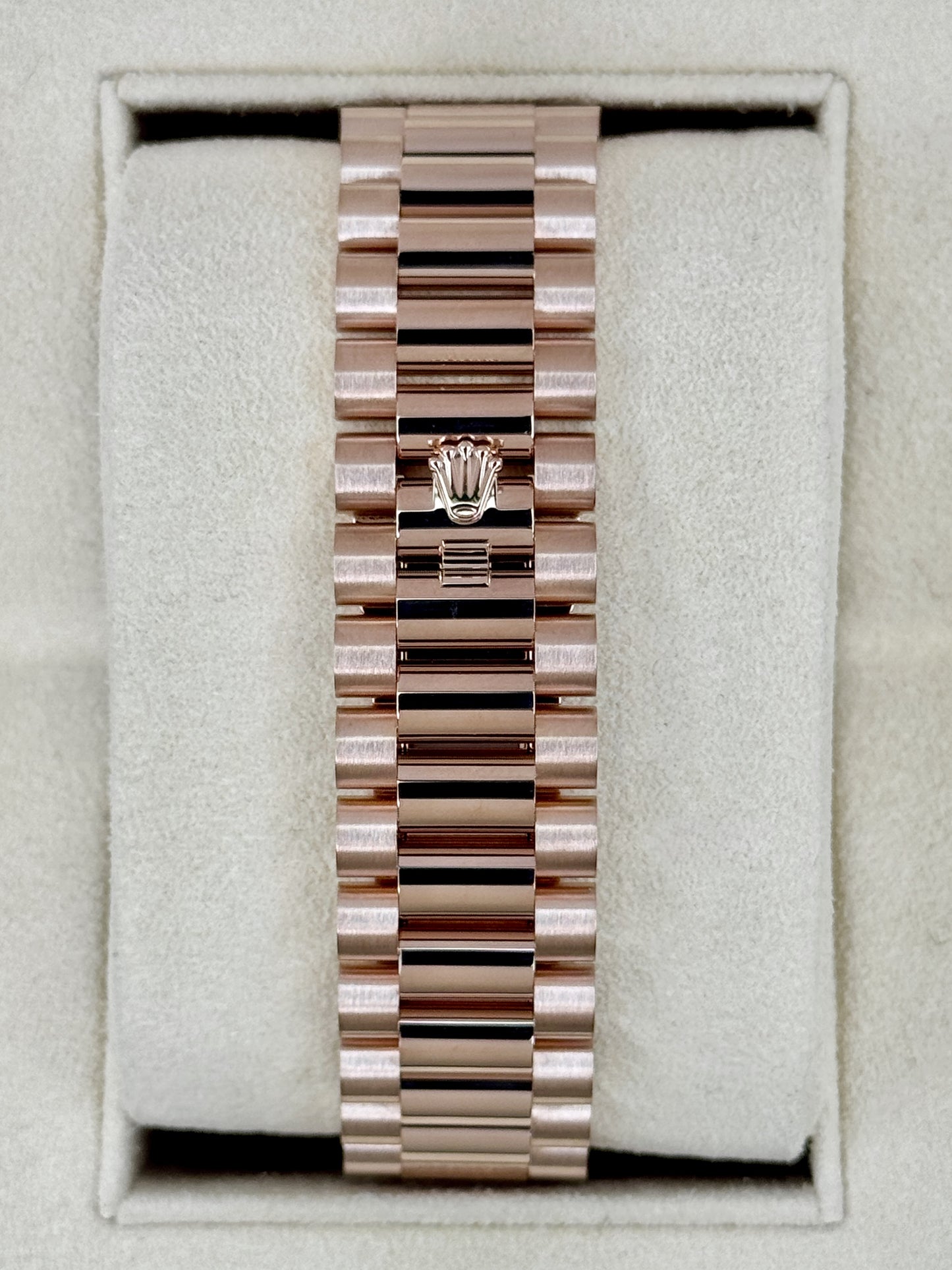 2017 Rolex Day-Date 40mm 228235 Presidential Rose Gold Olive Green Dial