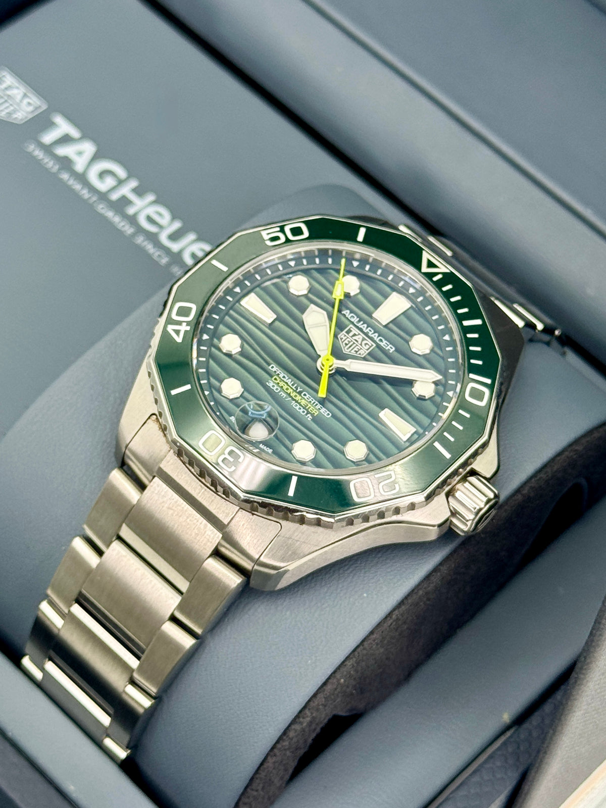 2025 TAG Heuer Aquaracer Pro 300 Date 42mm WBP5116 Stainless Steel Green Dial