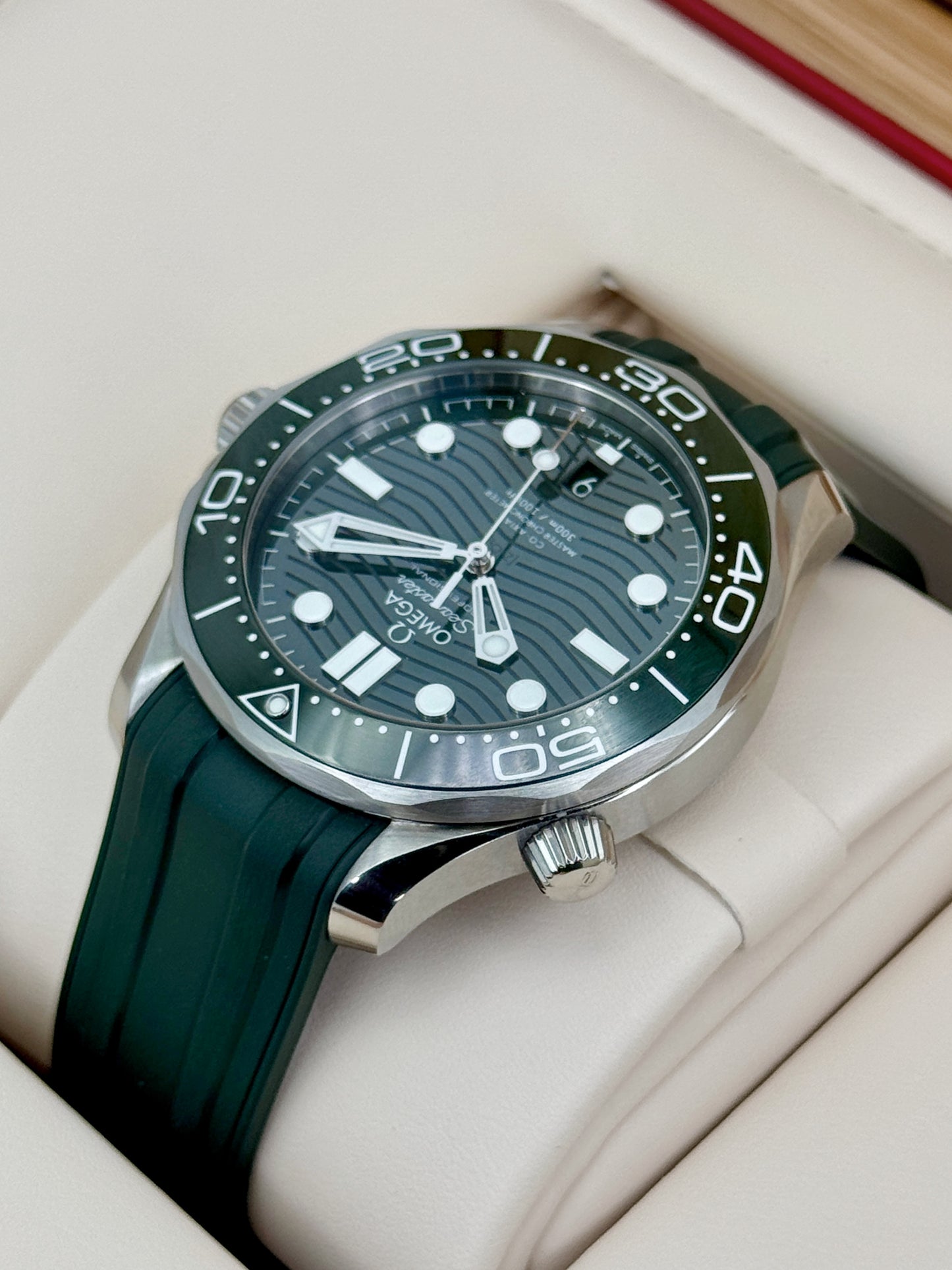 2026 Omega Seamaster Master Chronometer 42mm 210.32.42.20.10.001 Green Dial