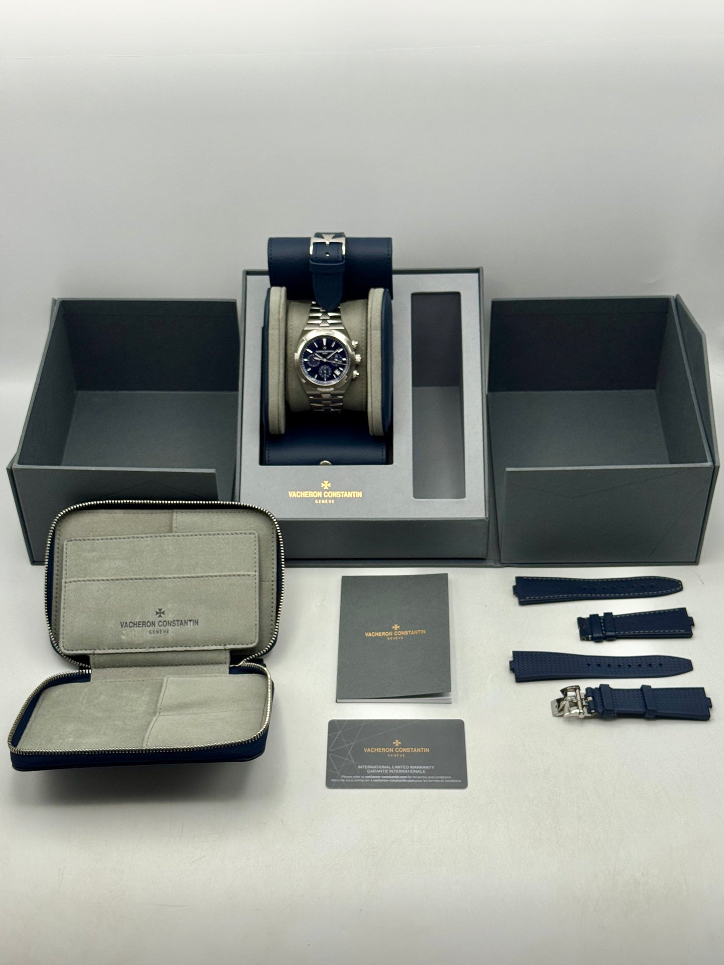 2025 Vacheron Constantin Overseas 42.5mm 5520V Stainless Steel Blue Dial