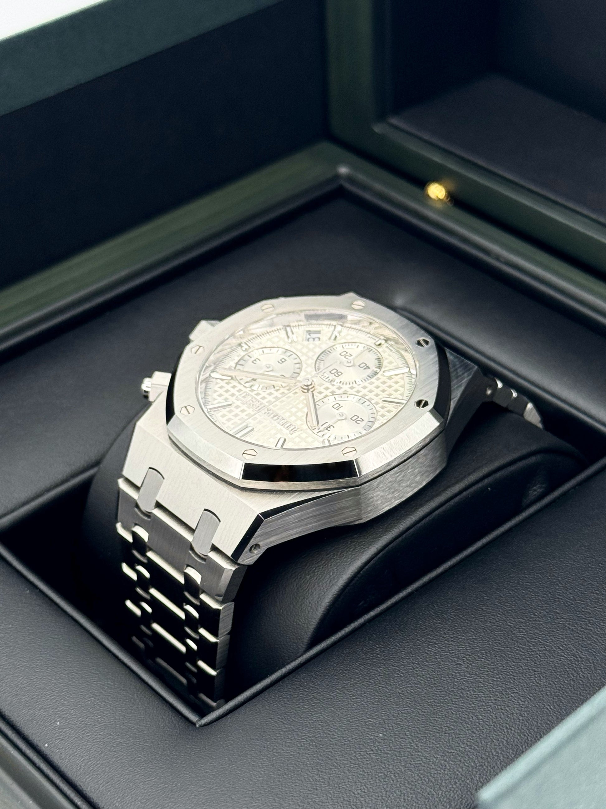 New 2023 Audemars Piguet Royal Oak Chronograph 41mm 26240ST White Dial - MyWatchLLC