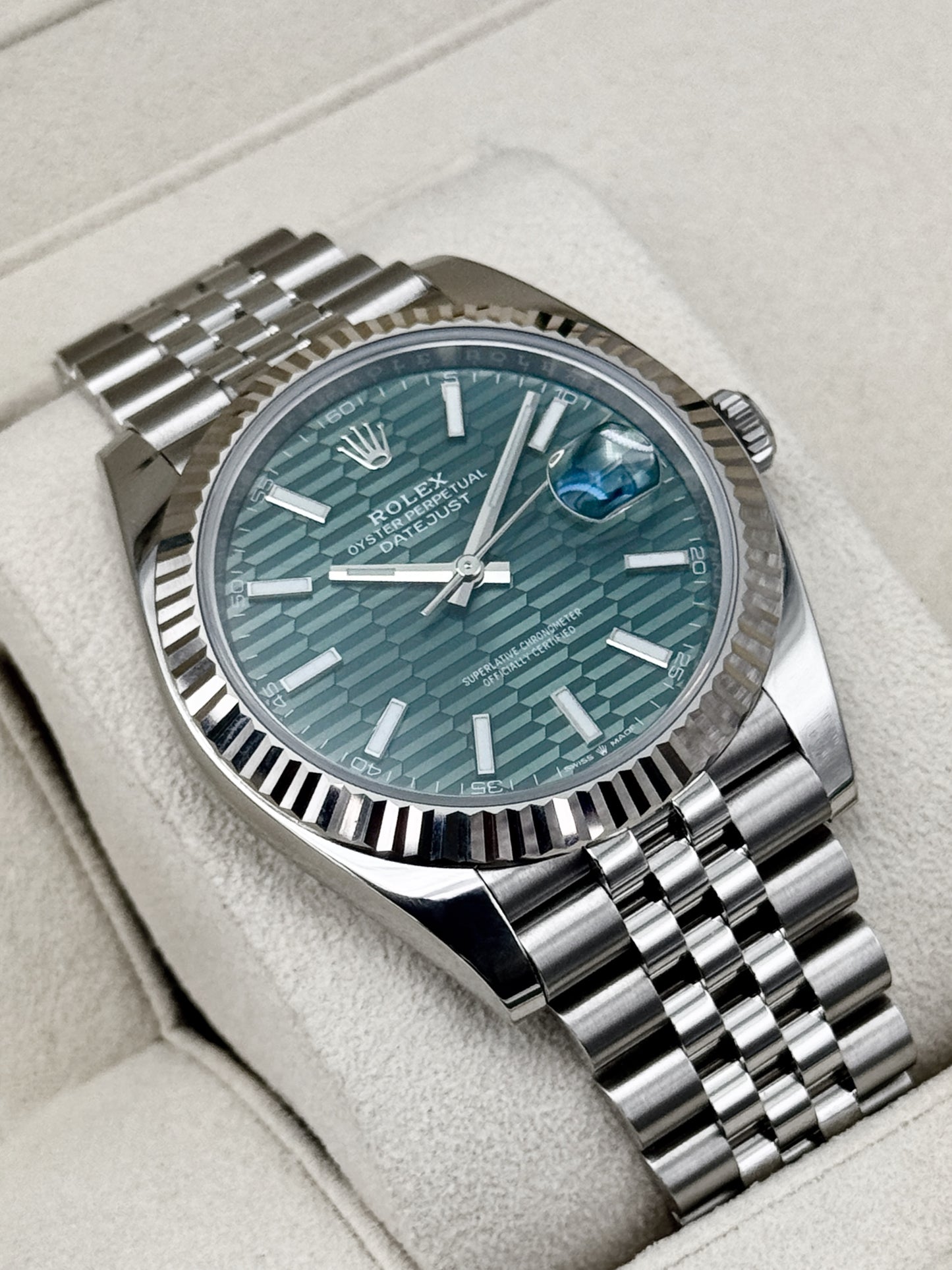 2024 Rolex Datejust 41mm 126334 Stainless Steel Jubilee Green Motif Dial