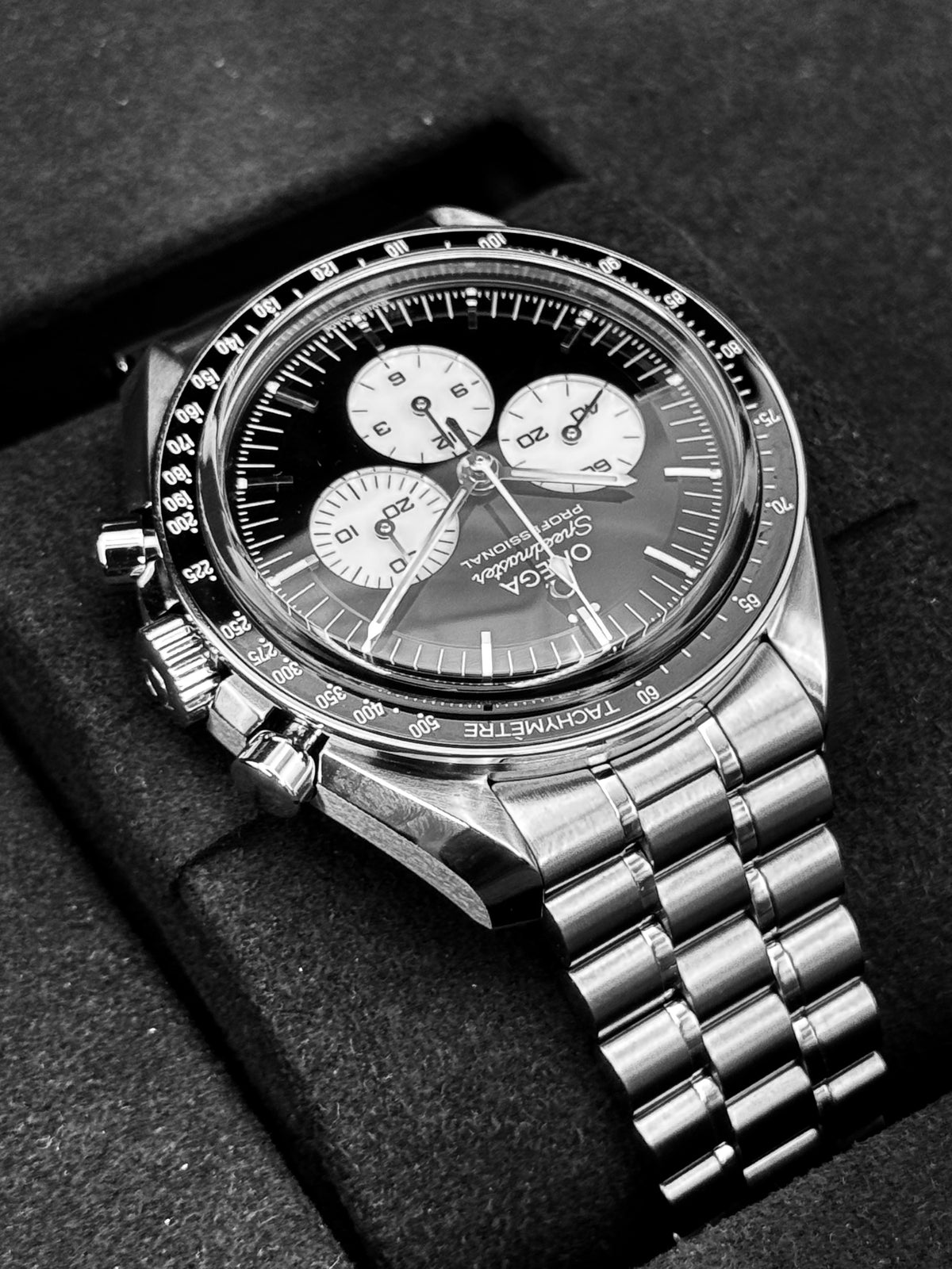 NEW 2026 Omega Speedmaster Moonwatch 42mm 310.30.42.50.01.004 Black Dial