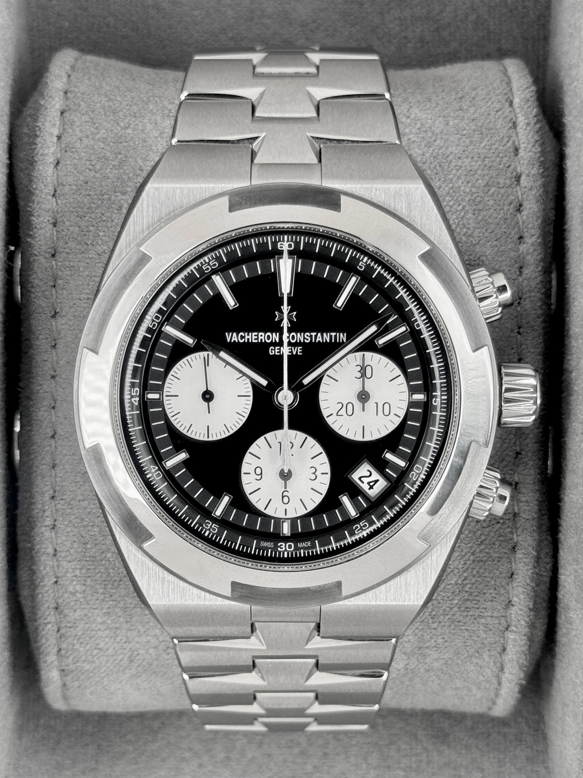 2026 Vacheron Constantin Overseas 42mm 5520V Stainless Steel Black Dial