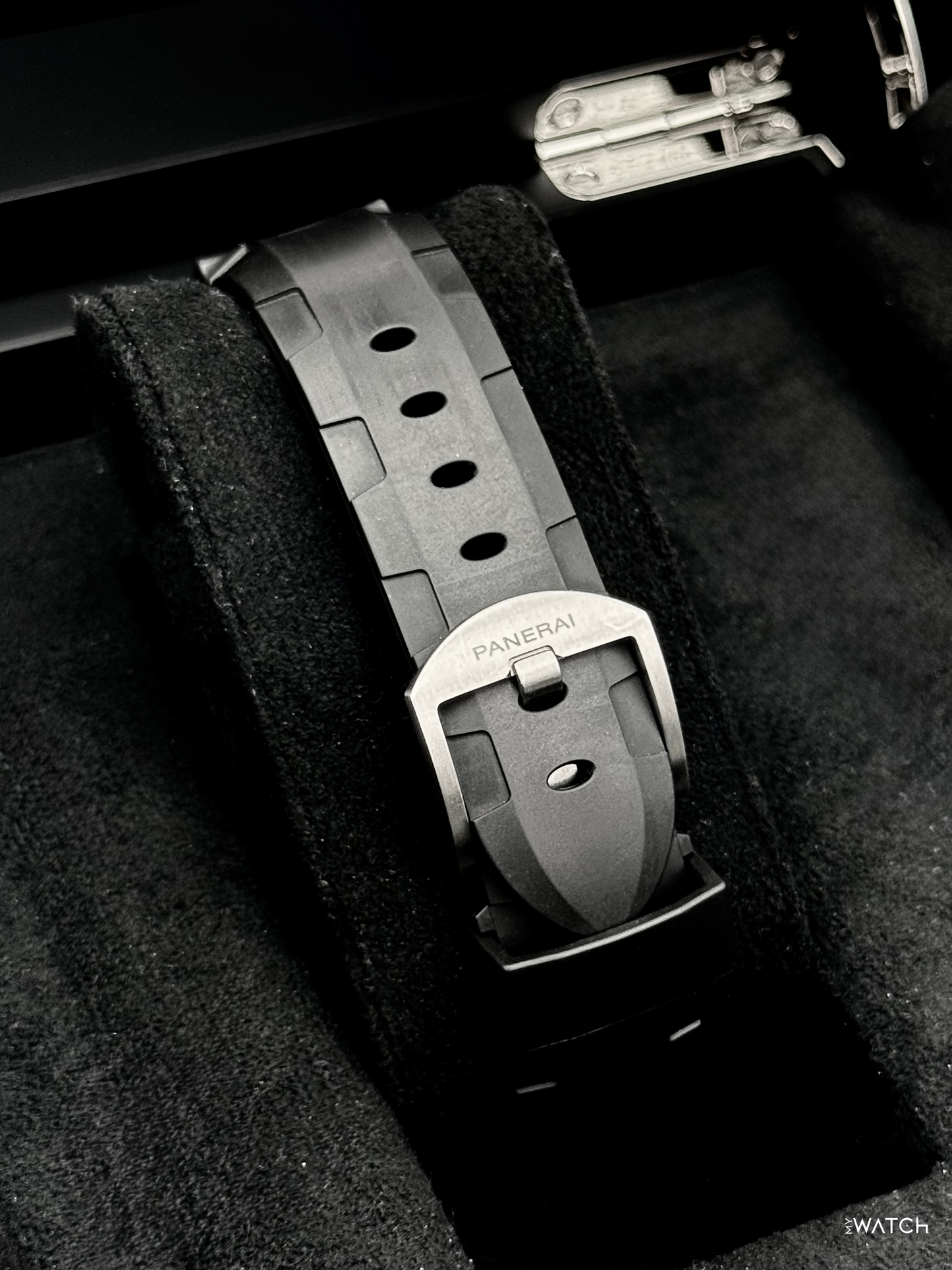 2018 Panerai Luminor Submersible 1950 3 Days 42mm PAM00682 Black Dial