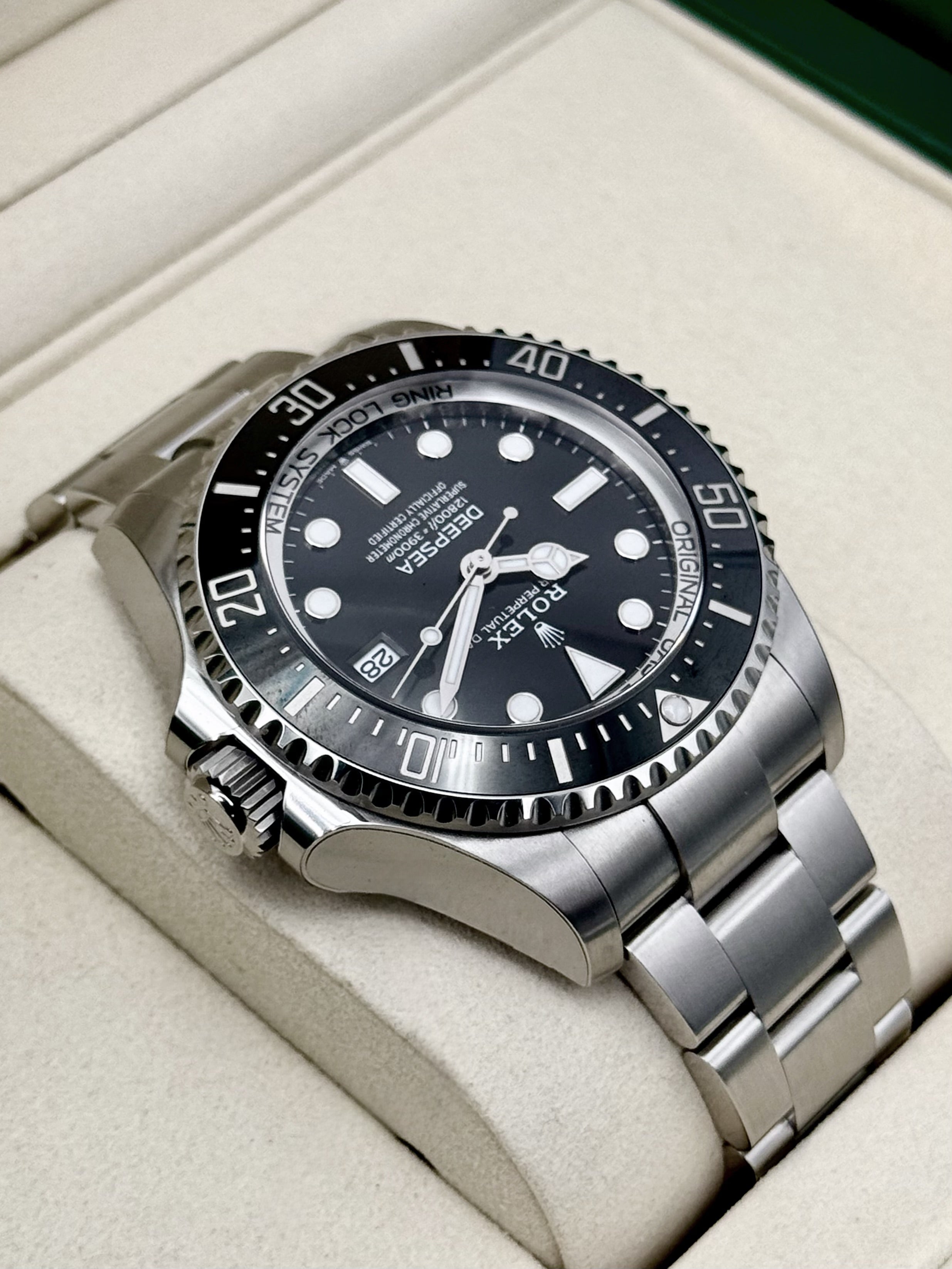 NEW 2026 Rolex Deepsea 44mm 136660 Stainless Steel Black Dial (STICKER
