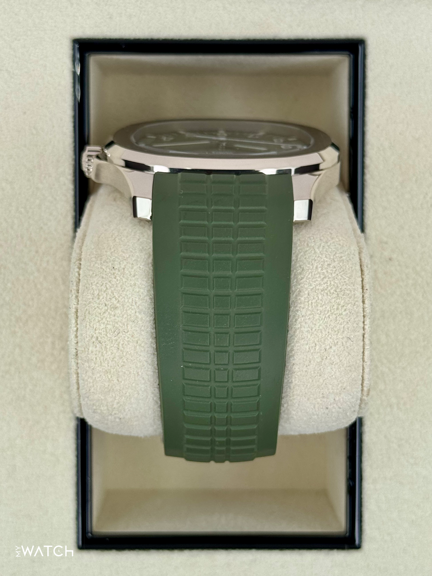 2022 Patek Philippe Aquanaut 5168G 42.2mm White Gold Green Dial