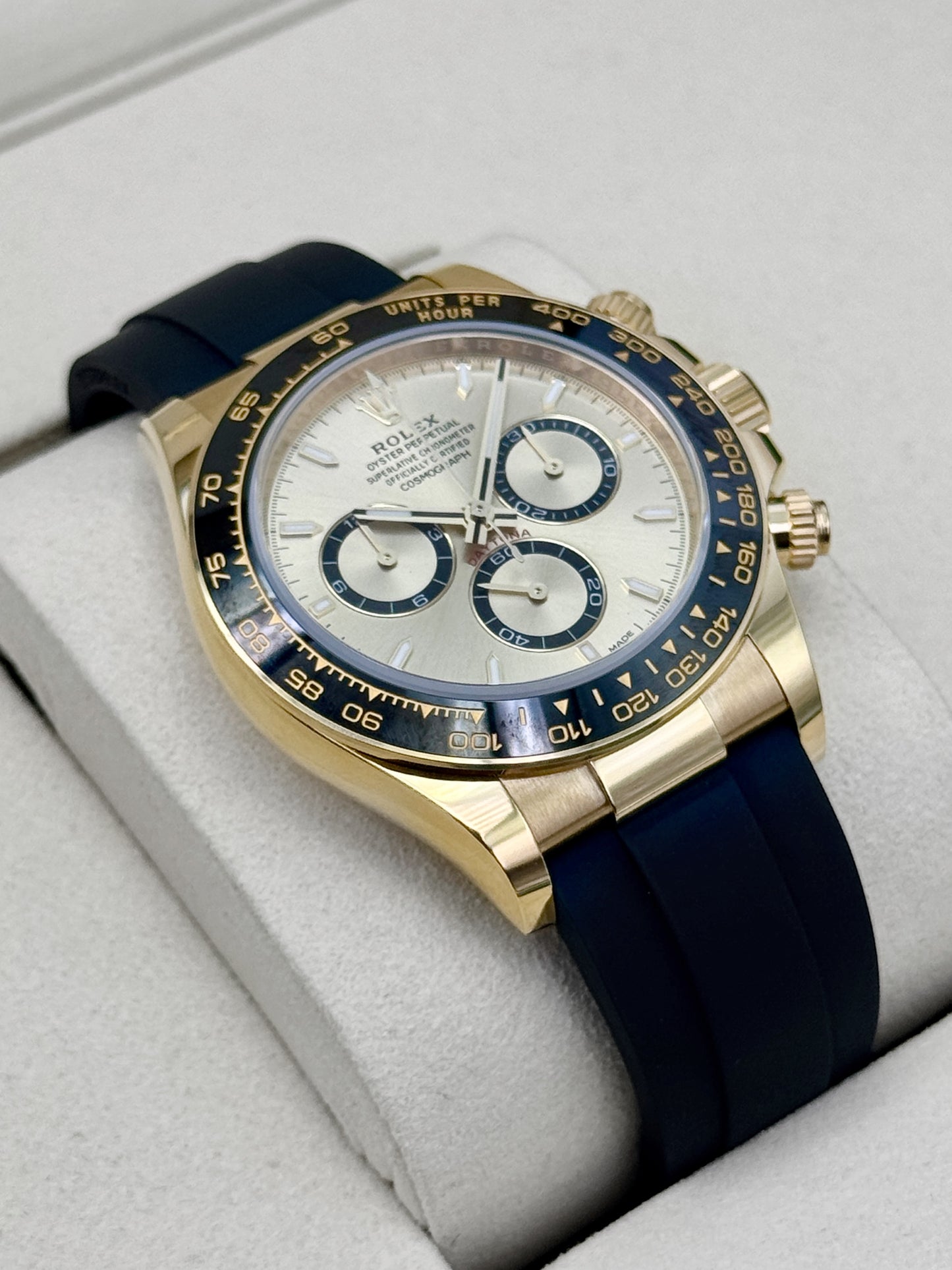 NEW 2026 Rolex Daytona 40mm 126518LN Yellow Gold Oysterflex Champagne Dial