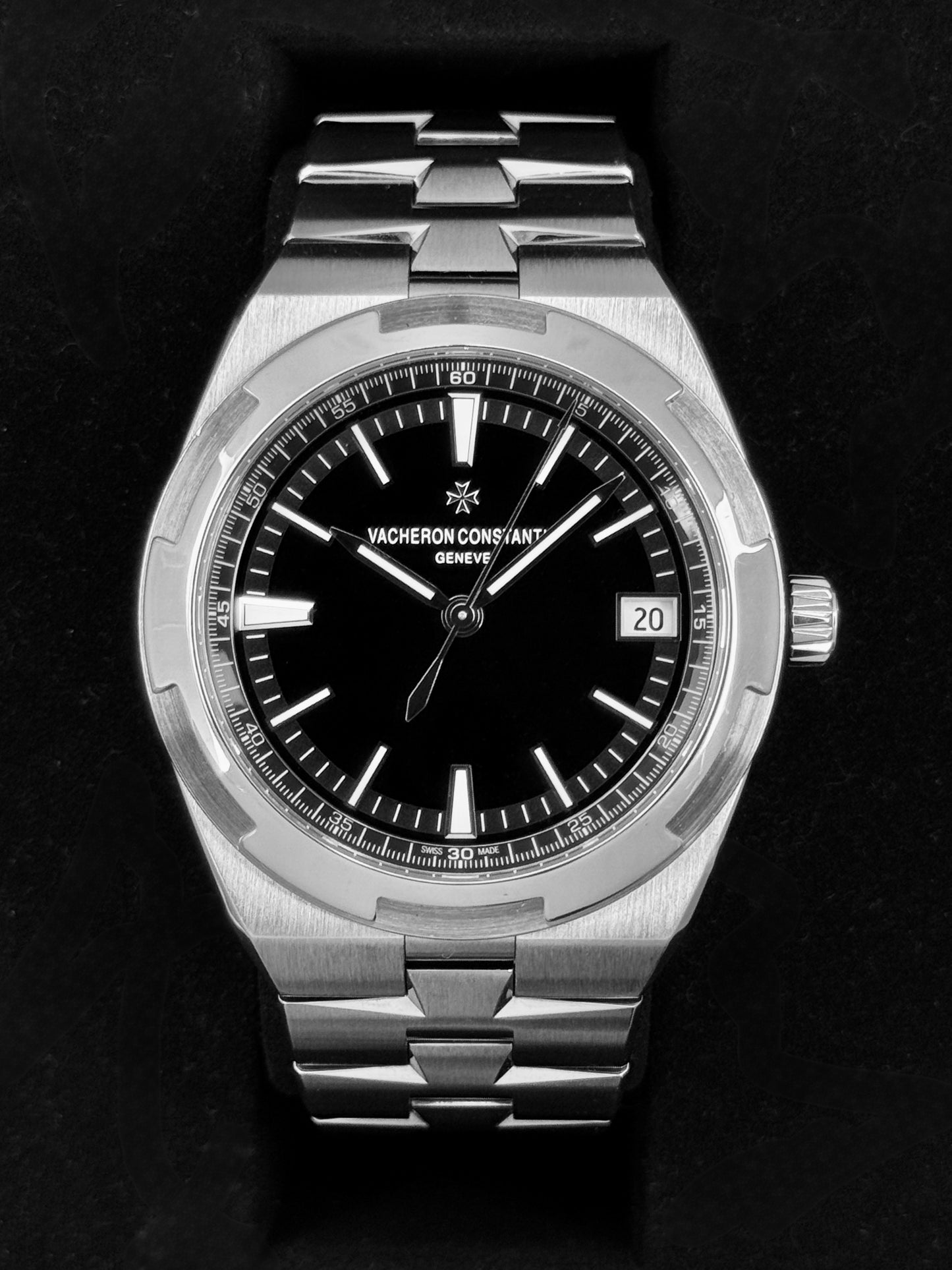 2021 Vacheron Constantin Overseas 41mm 4500V Stainless Black Dial