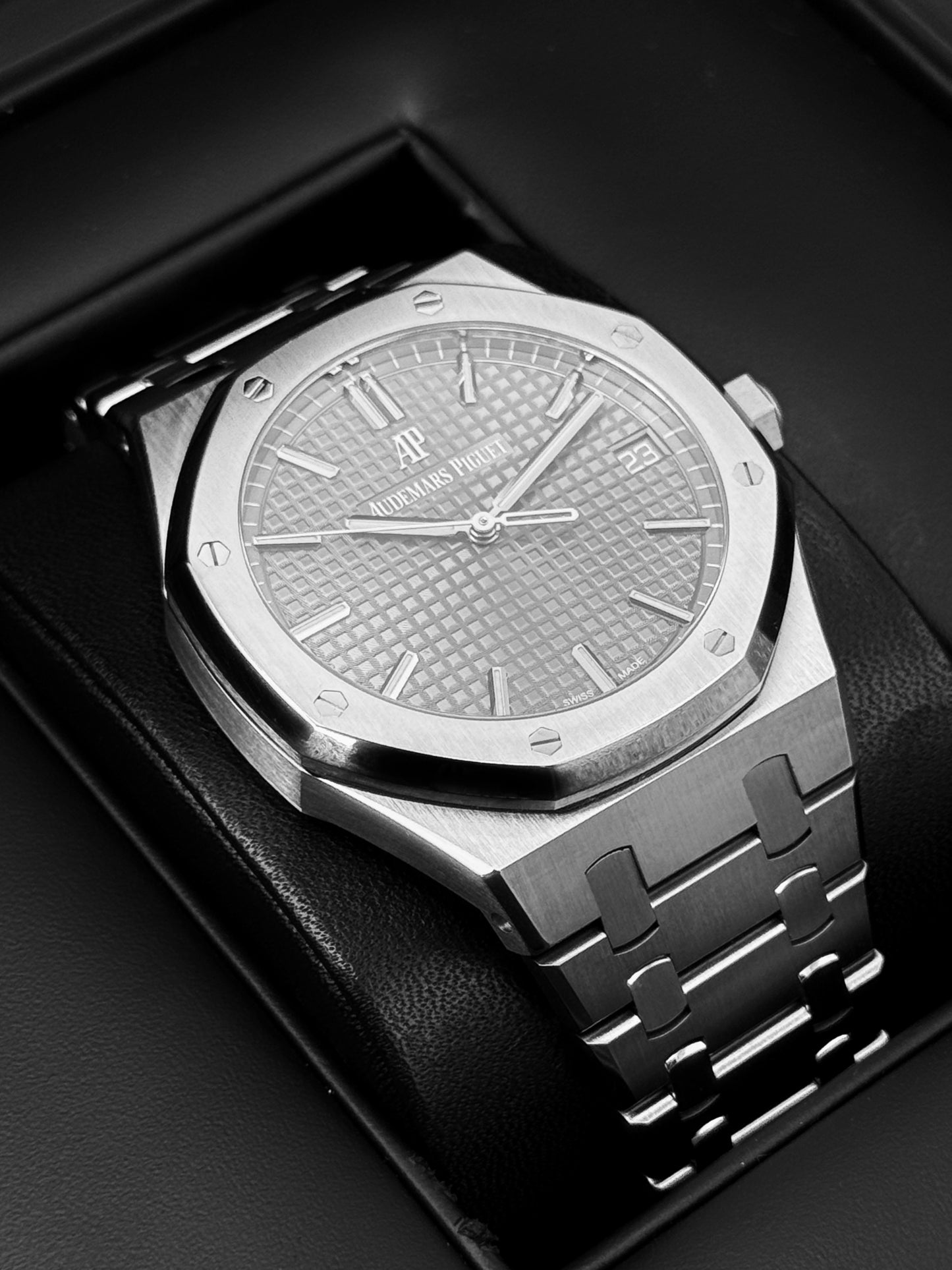 2019 Audemars Piguet Royal Oak 41mm 15500ST Stainless Steel Grey Dial
