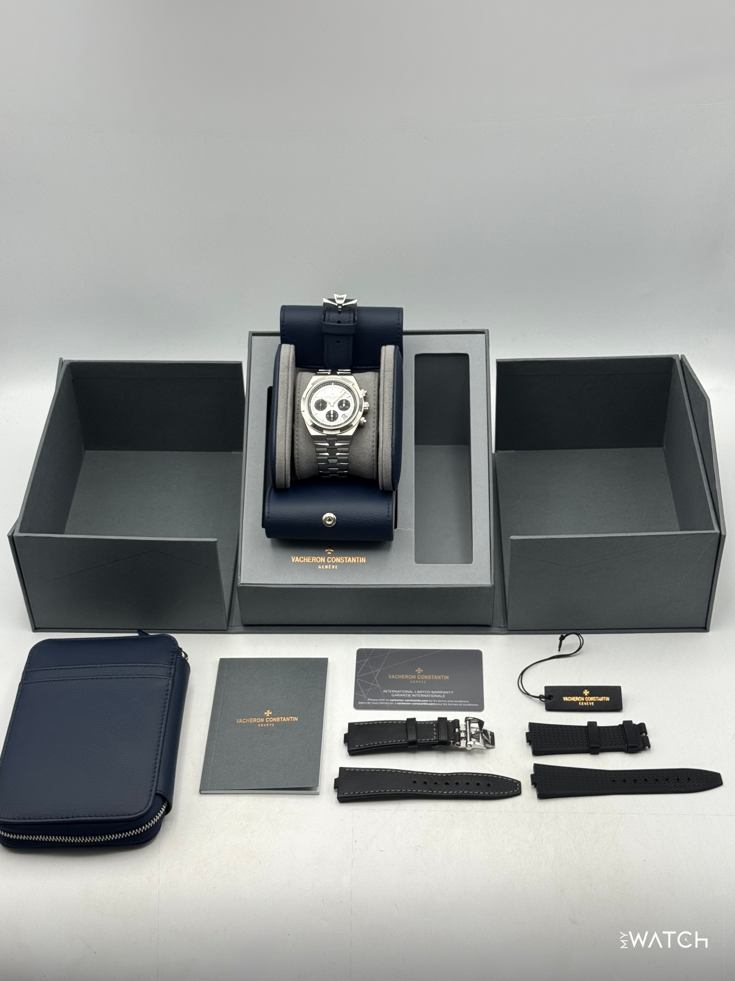 2025 Vacheron Constantin Overseas 42.5mm 5520V Stainless Steel Silver Dial - MyWatchLLC