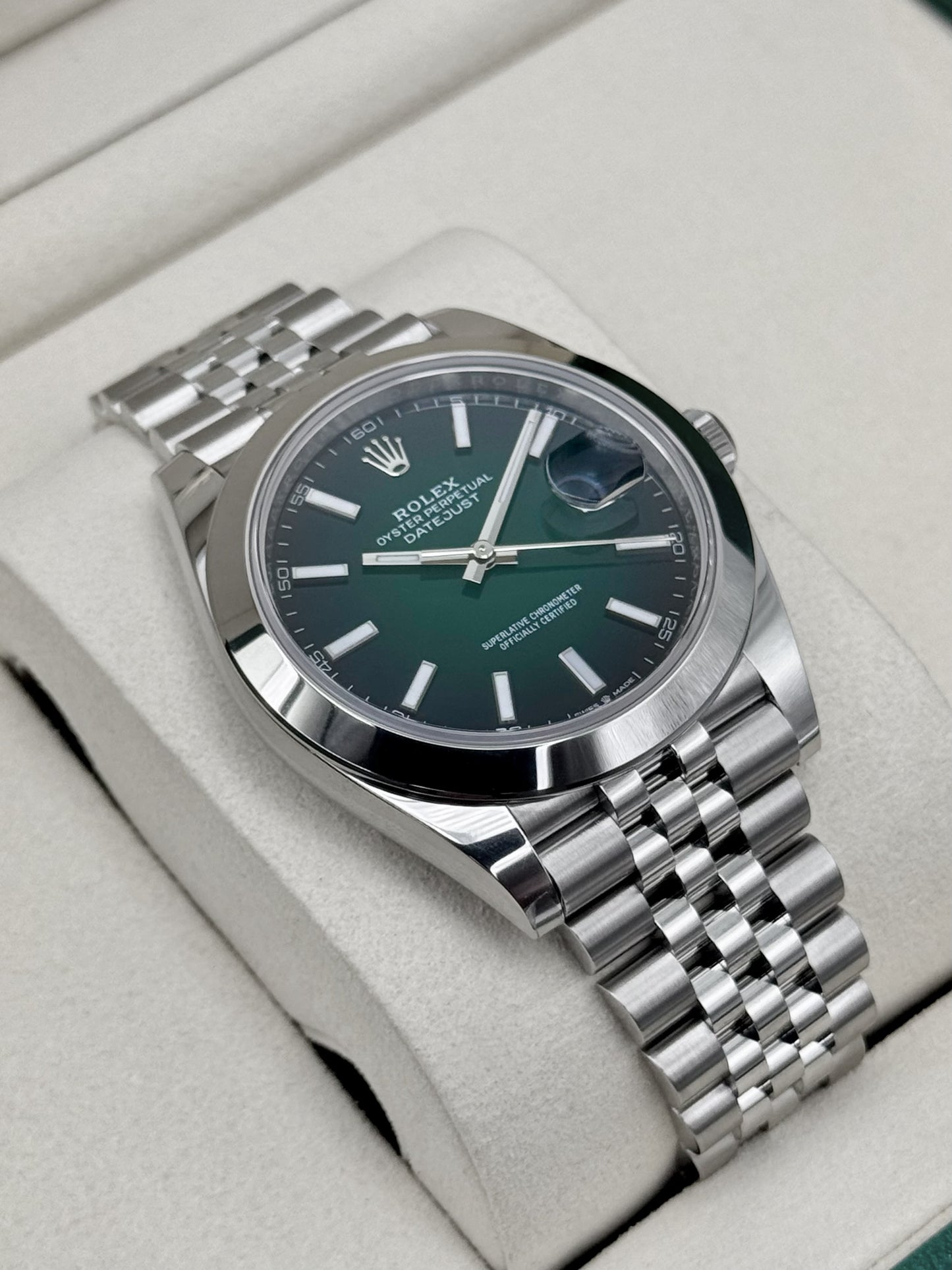 NEW 2026 Rolex Datejust 41mm 126300 Stainless Steel Jubilee Green Ombre Dial
