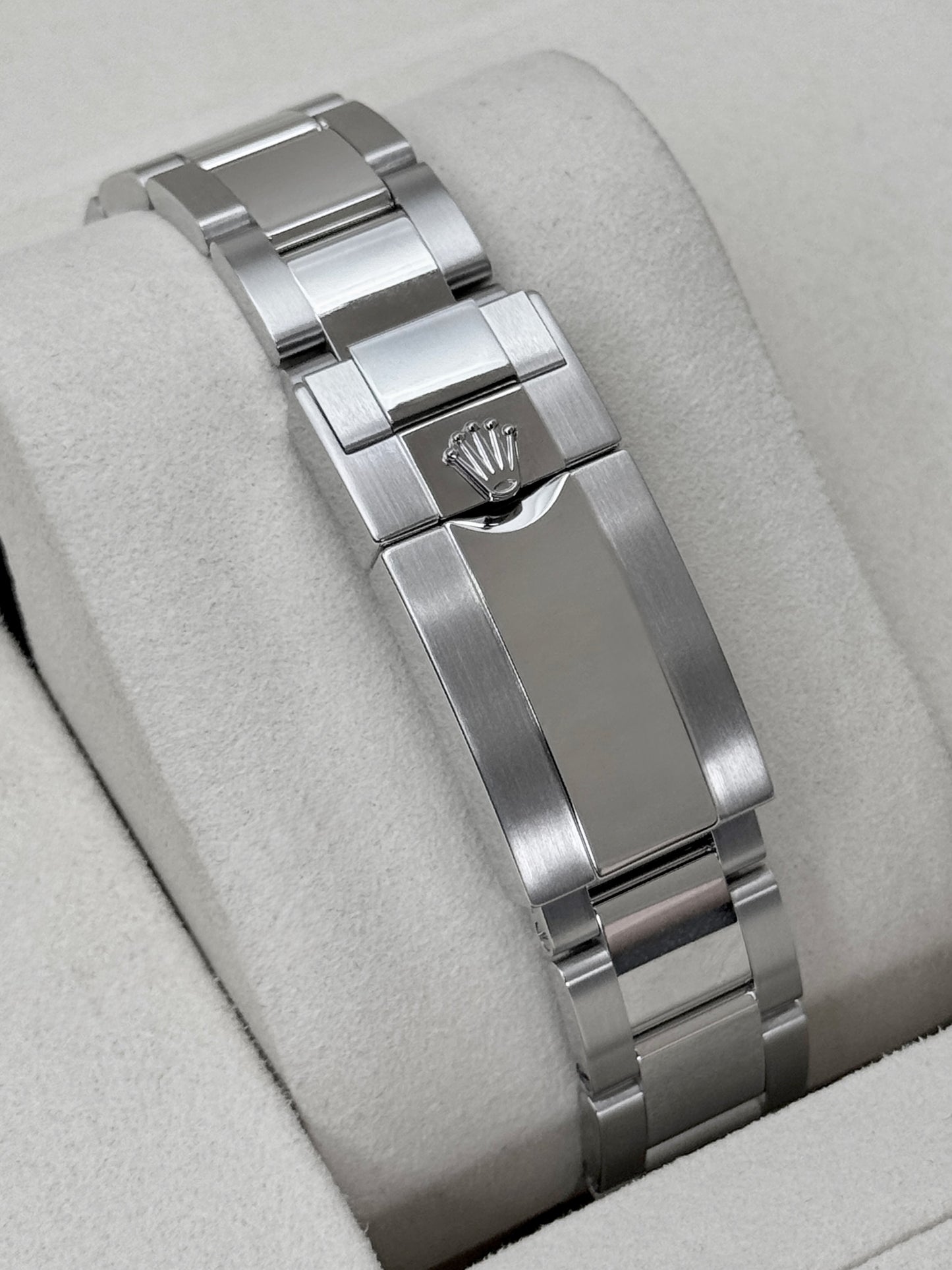 NEW 2025 Rolex Daytona 40mm 126506 Platinum Ice-Blue Diamond Baguette Dial