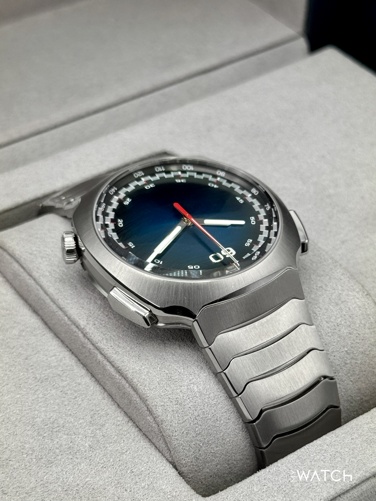 2025 H. Moser & Cie. Streamliner Flyback Chronograph 42.3mm 6907-1200 Blue Dial - MyWatchLLC