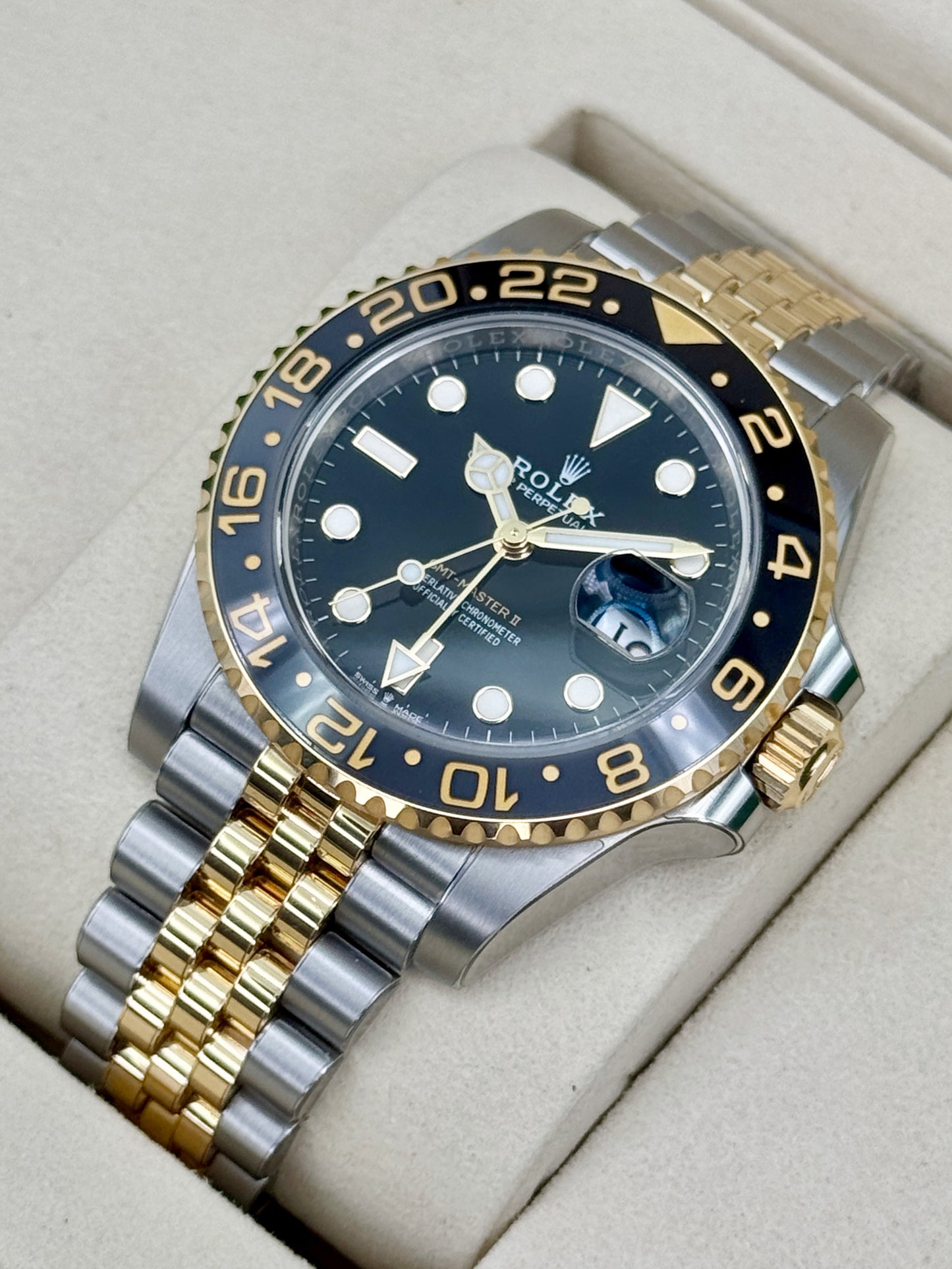 NEW 2026 Rolex GMT-Master II 40mm 126713GRNR Two-Tone Jubilee