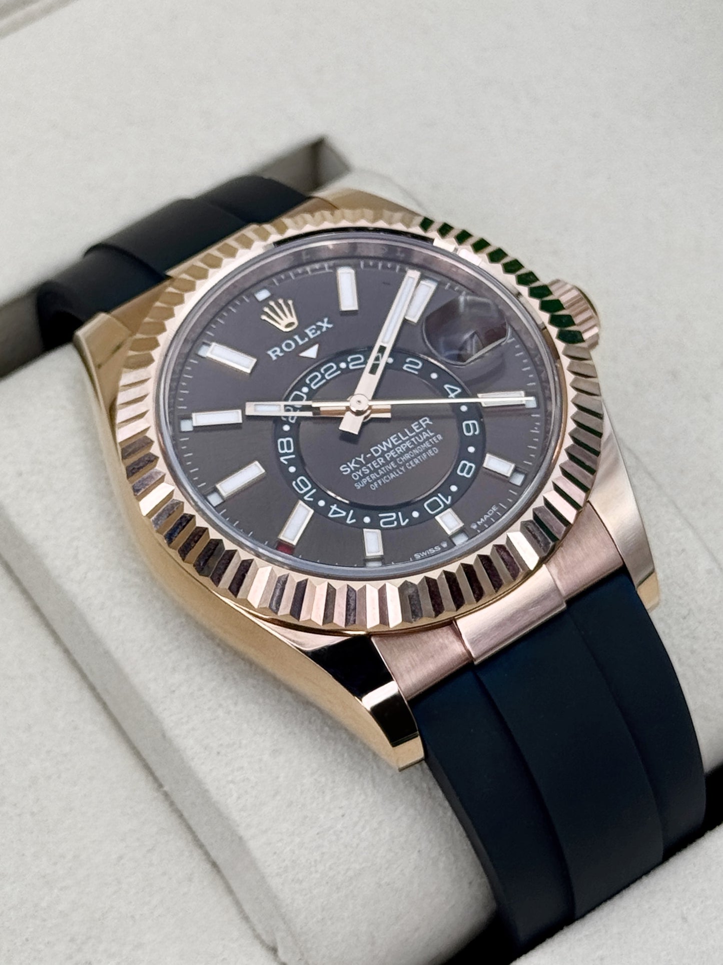 2026 Rolex Sky-Dweller 42mm 336235 Rose Gold Oysterflex Chocolate Dial