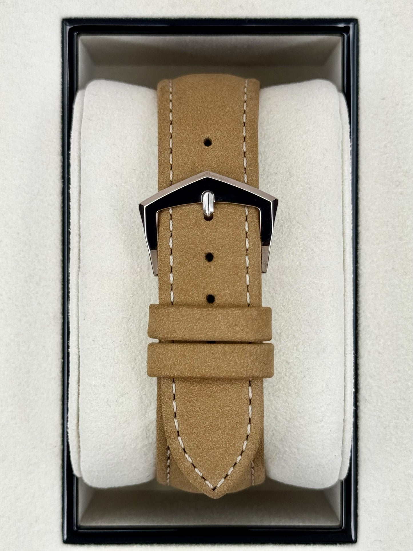 2025 Patek Philippe Calatrava 40mm 5226G White Gold Black Dial