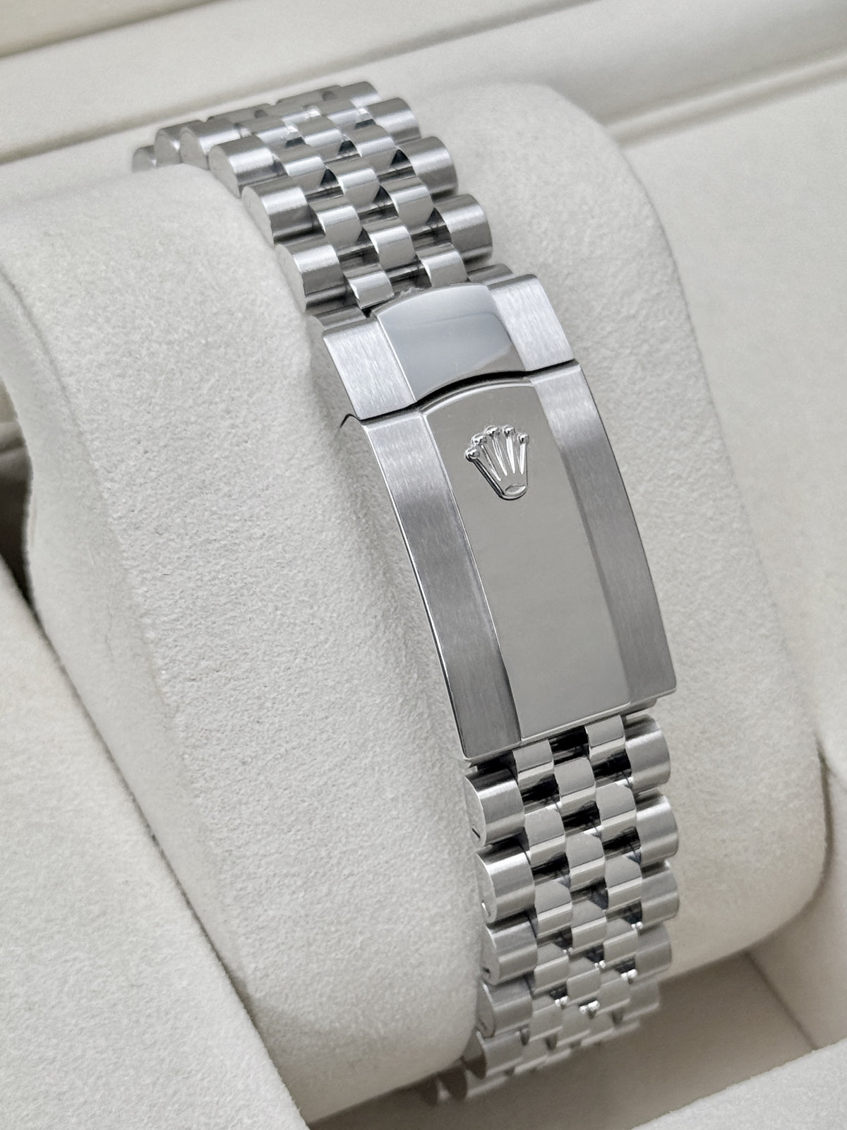 NEW 2026 Rolex Datejust 36mm 126200 Stainless Steel Jubilee Blue Roman Numeral Dial