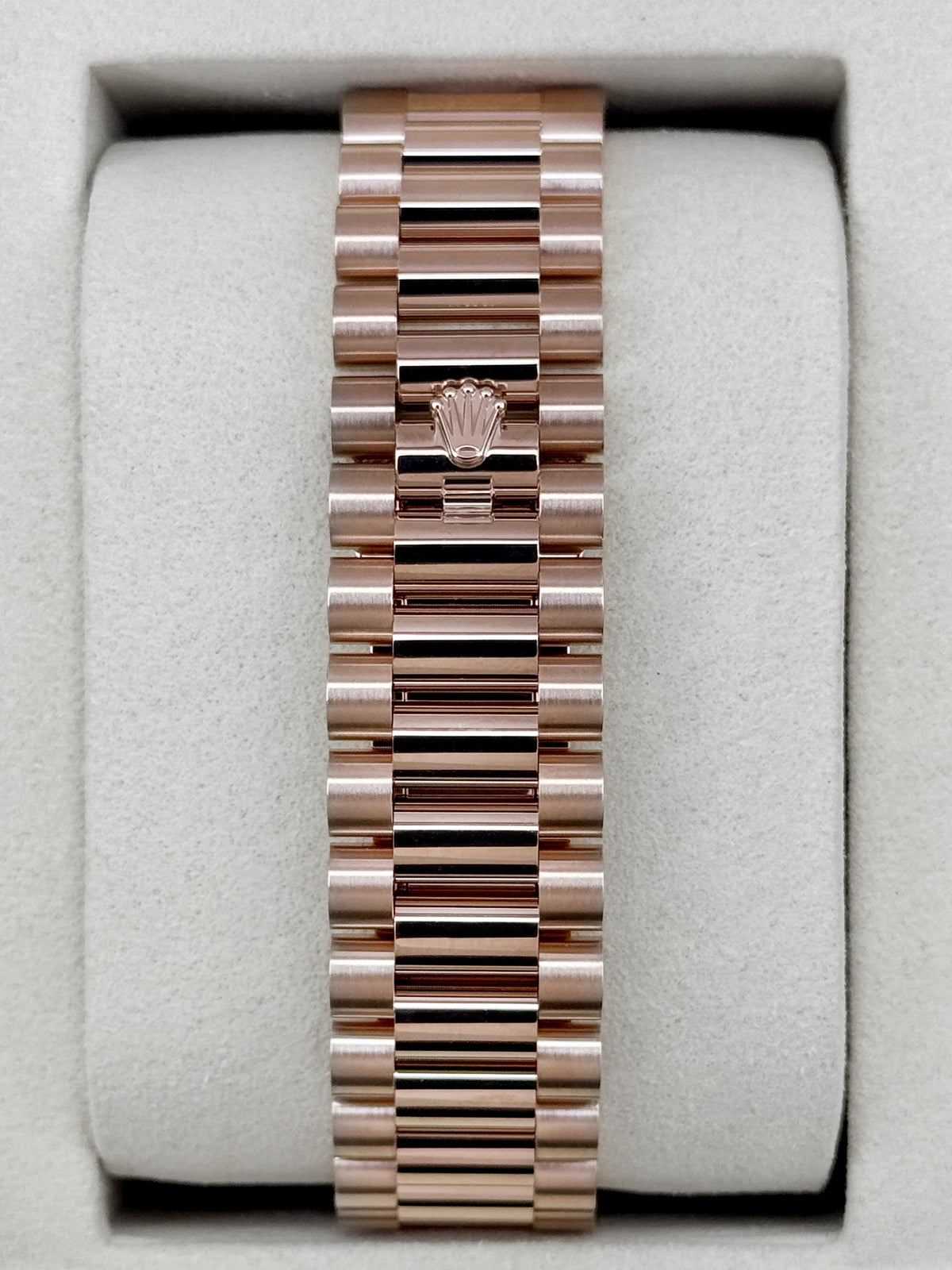 NEW 2026 Rolex Day-Date 40mm 228235 Presidential Rose Gold Olive Green Dial (NEW STYLE CARD)