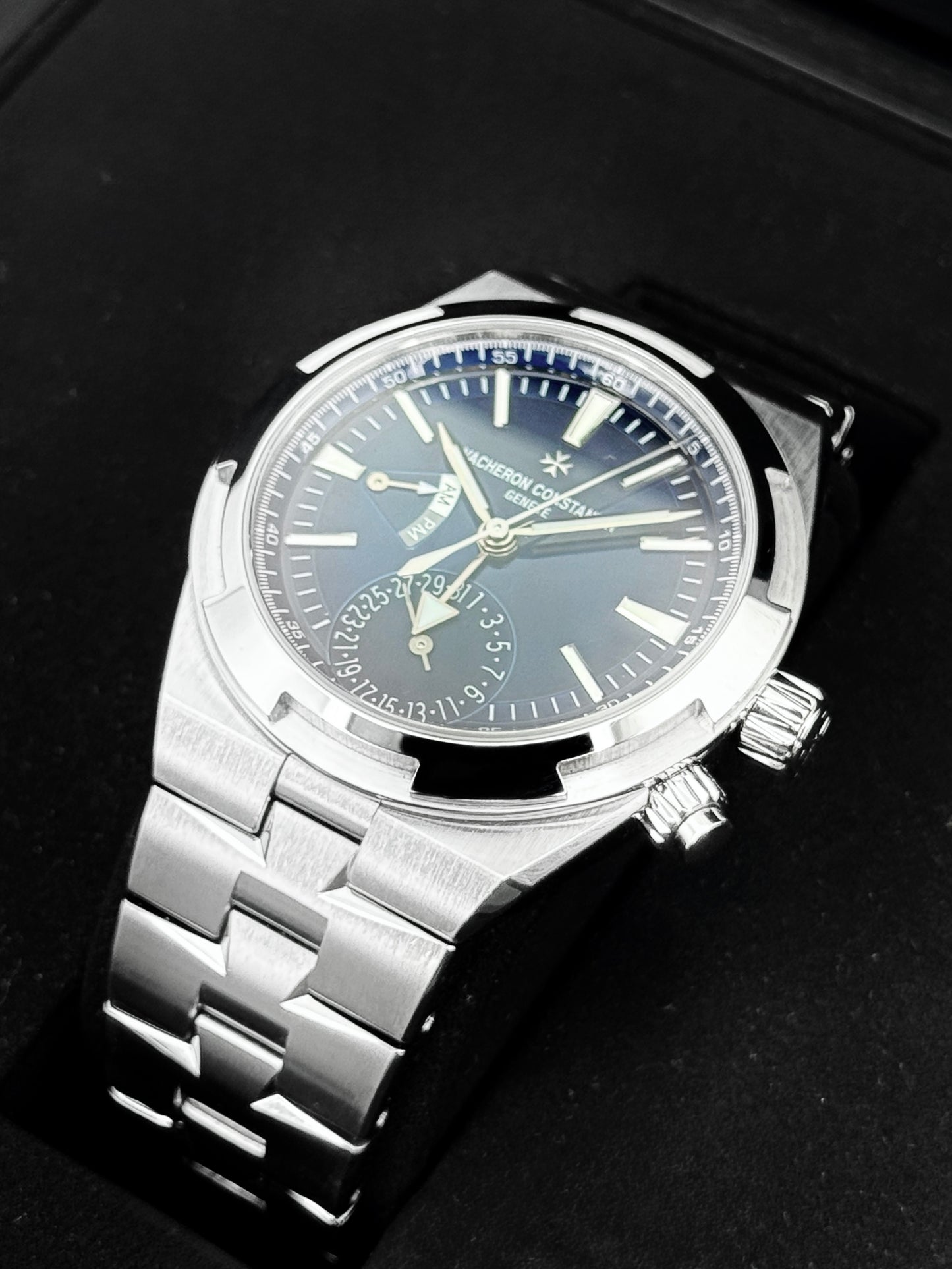 2024 Vacheron Constantin Overseas Dual Time 41mm 7920V Blue Dial