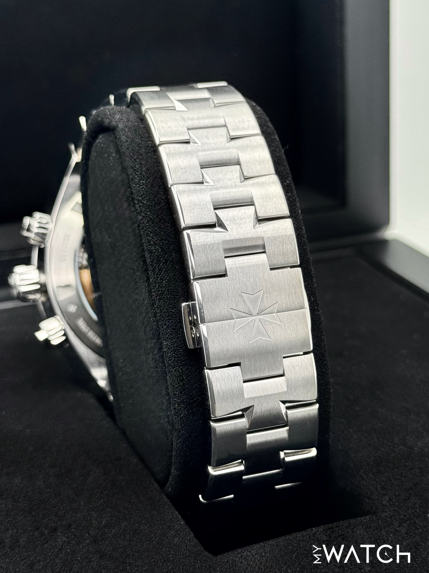 2024 Vacheron Constantin Overseas 42.5mm 5520V Stainless Steel Silver Dial