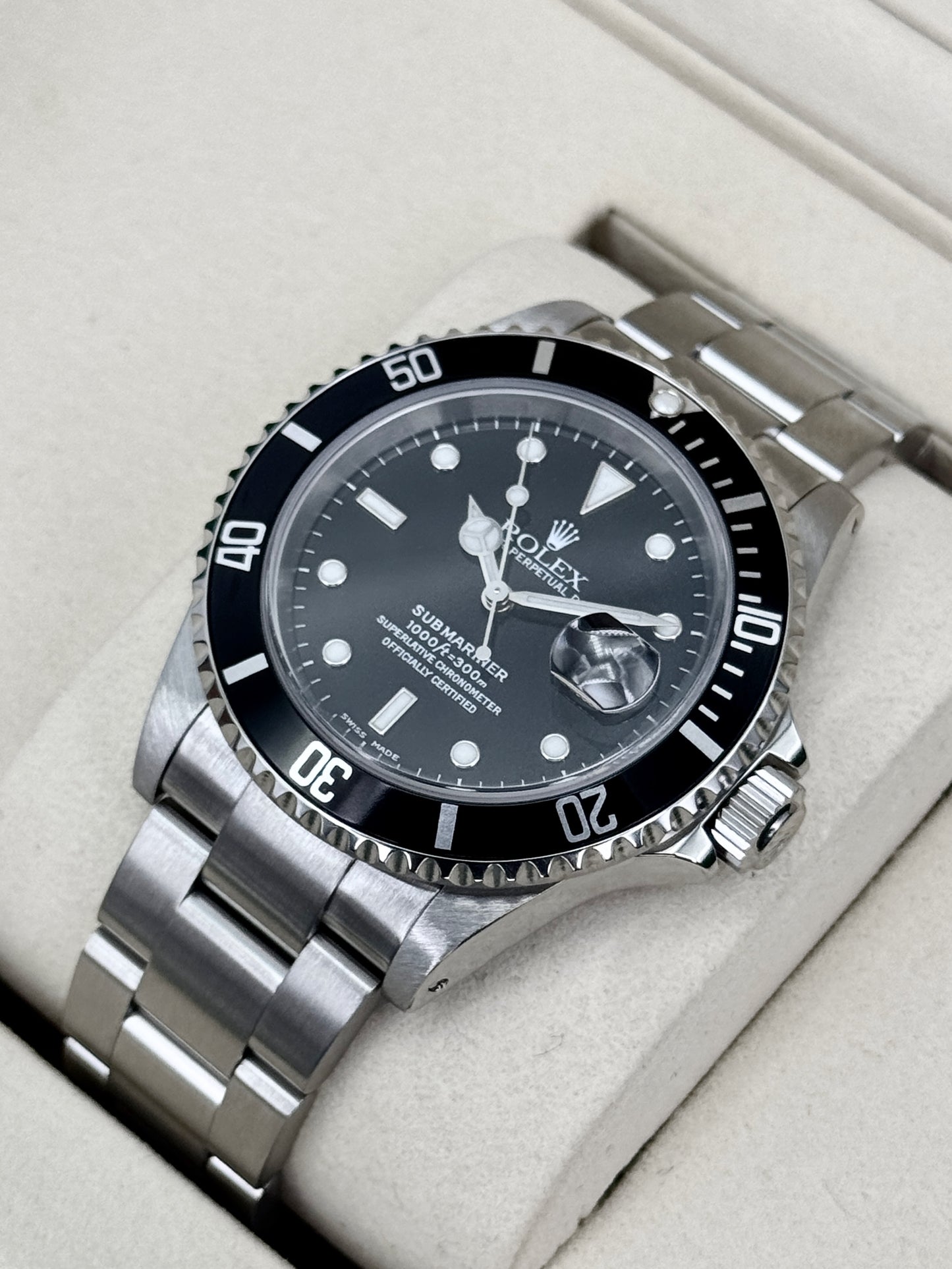 2000 Rolex Submariner 40mm 16610 Stainless Steel Black Dial (Collector's Set)