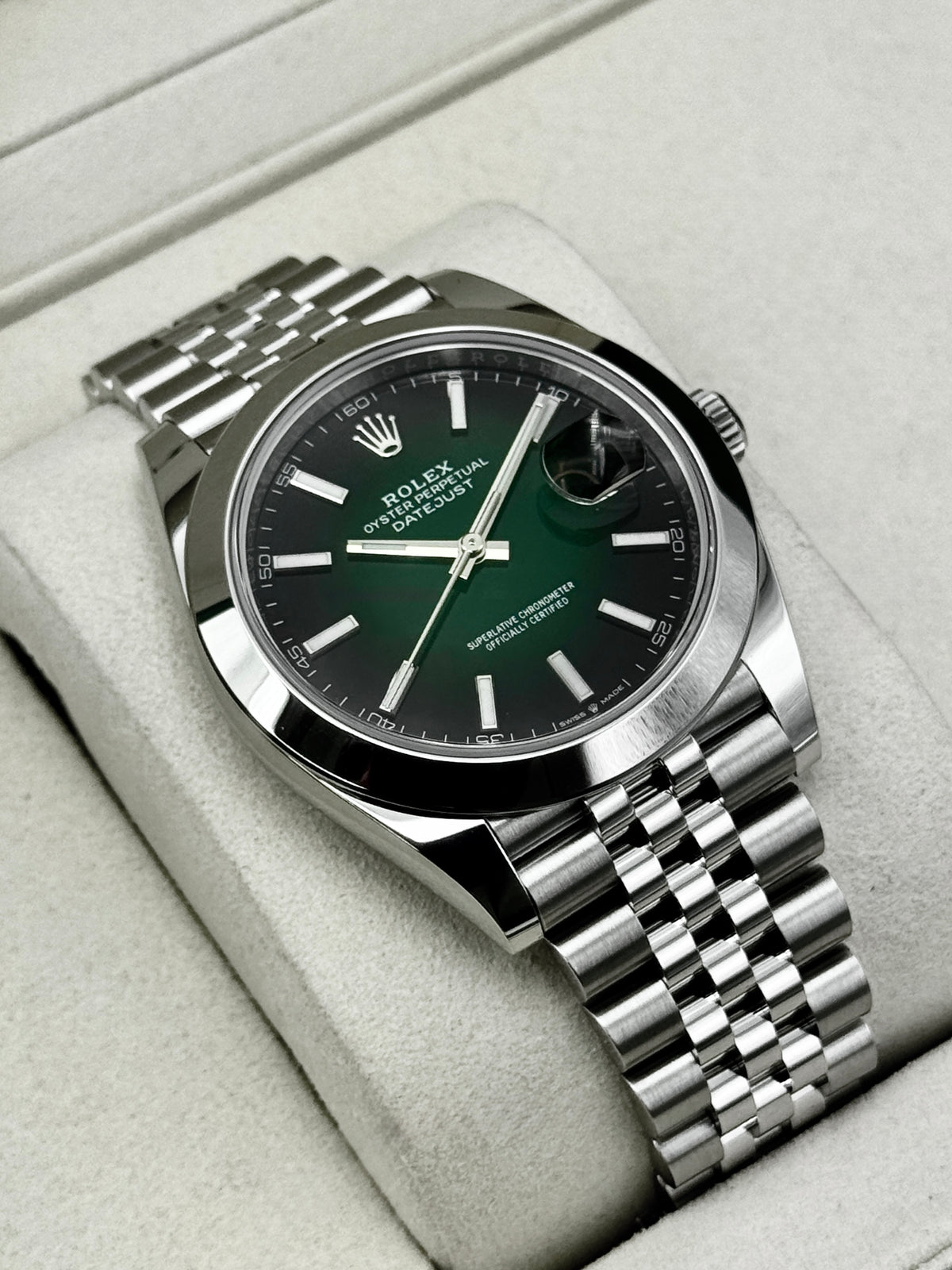 NEW 2026 Rolex Datejust 41mm 126300 Stainless Steel Jubilee Green Ombre Dial