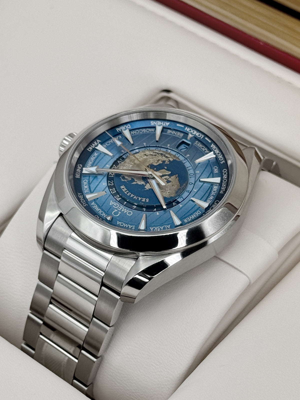 2025 Omega Seamaster Aqua Terra Worldtimer 43mm 220.10.43.22.03.002 Blue Dial
