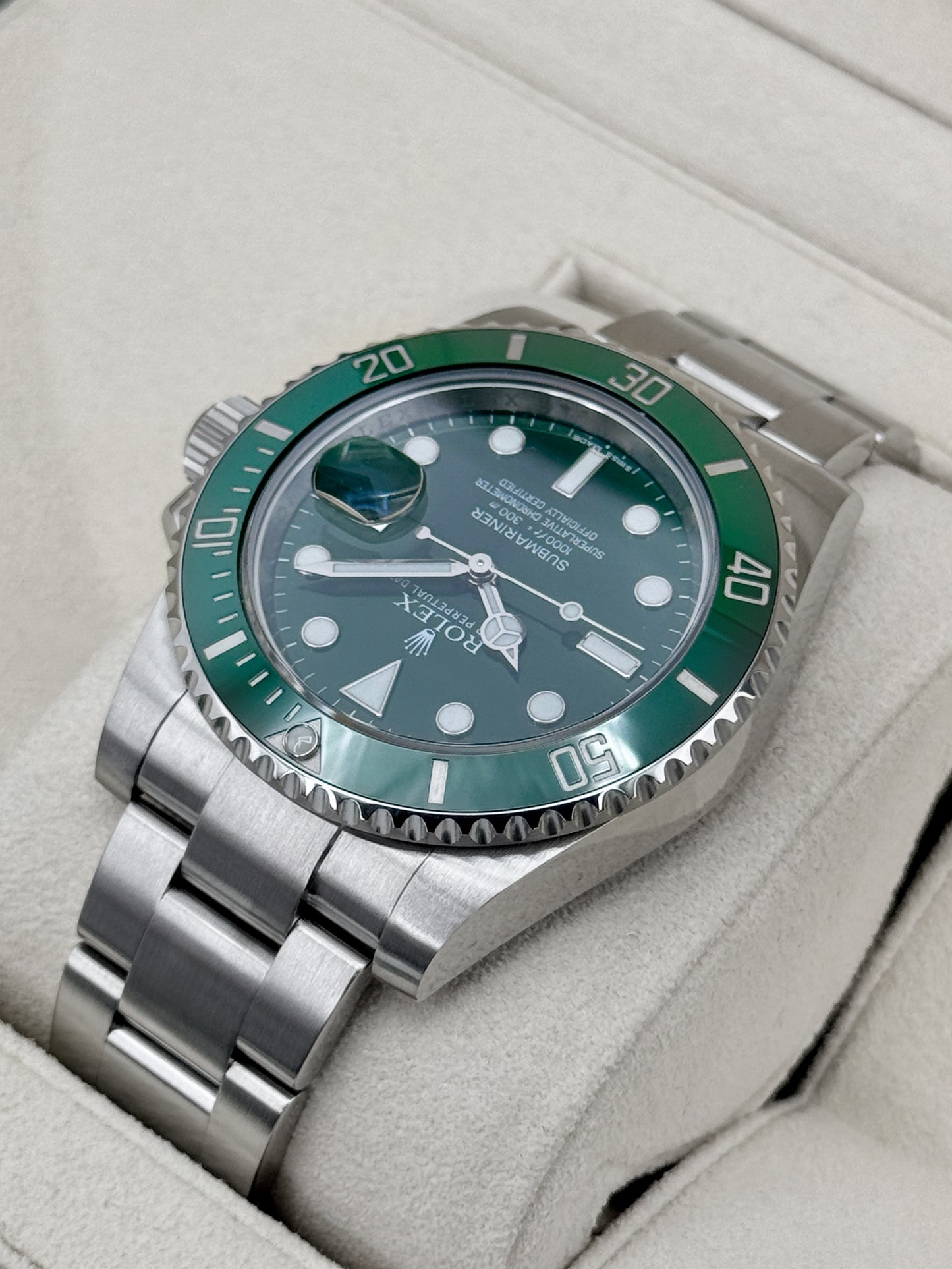 2016 Rolex Submariner Hulk 40mm 116610LV Green Dial
