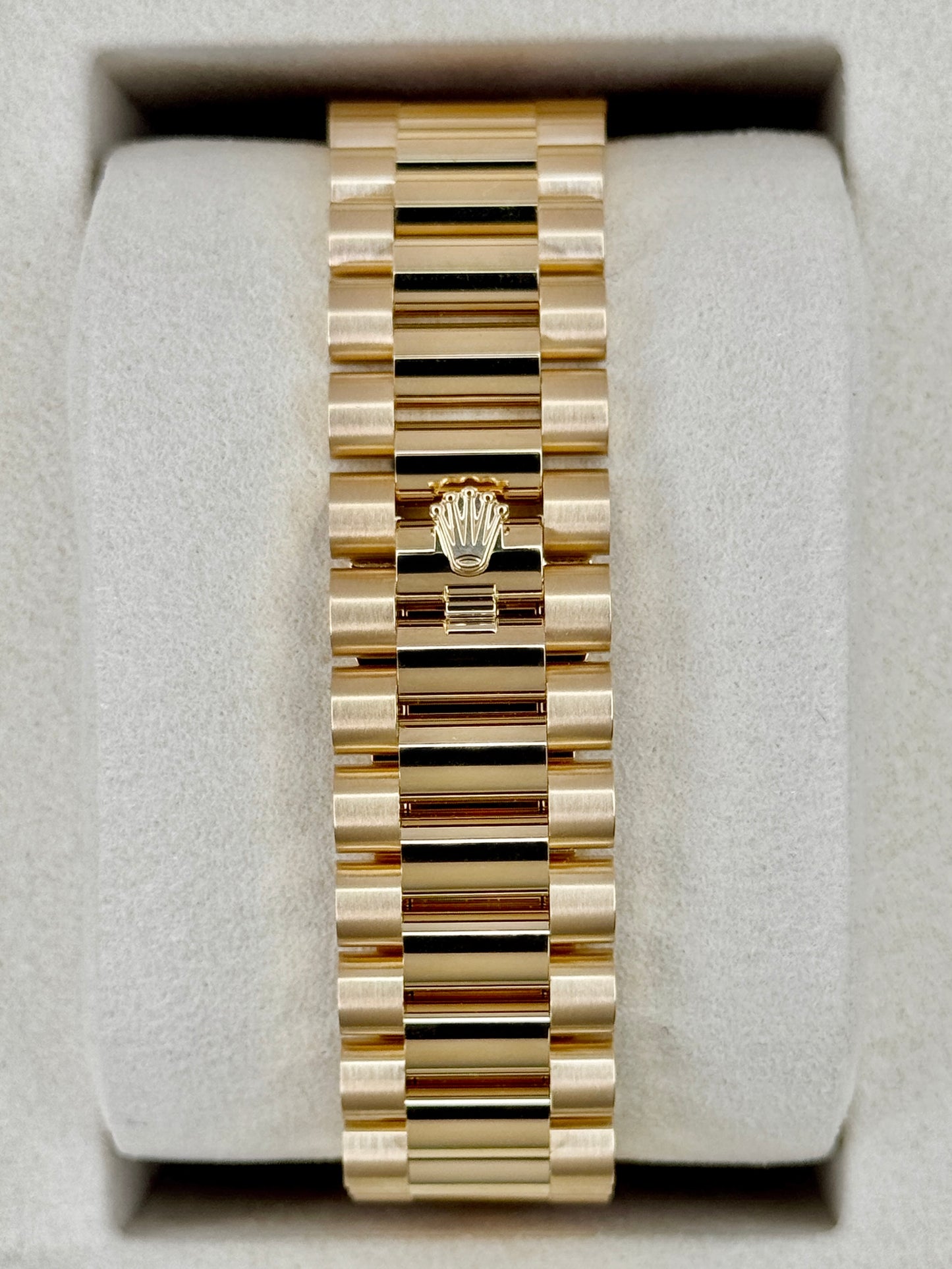 NEW 2026 Rolex Day-Date 40mm 228238 Presidential Green Ombre Dial