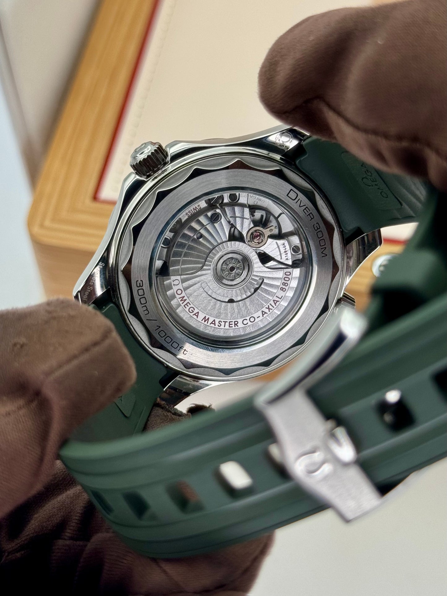 2023 Omega Seamaster Master Chronometer 42mm 210.32.42.20.10.001 Green Dial