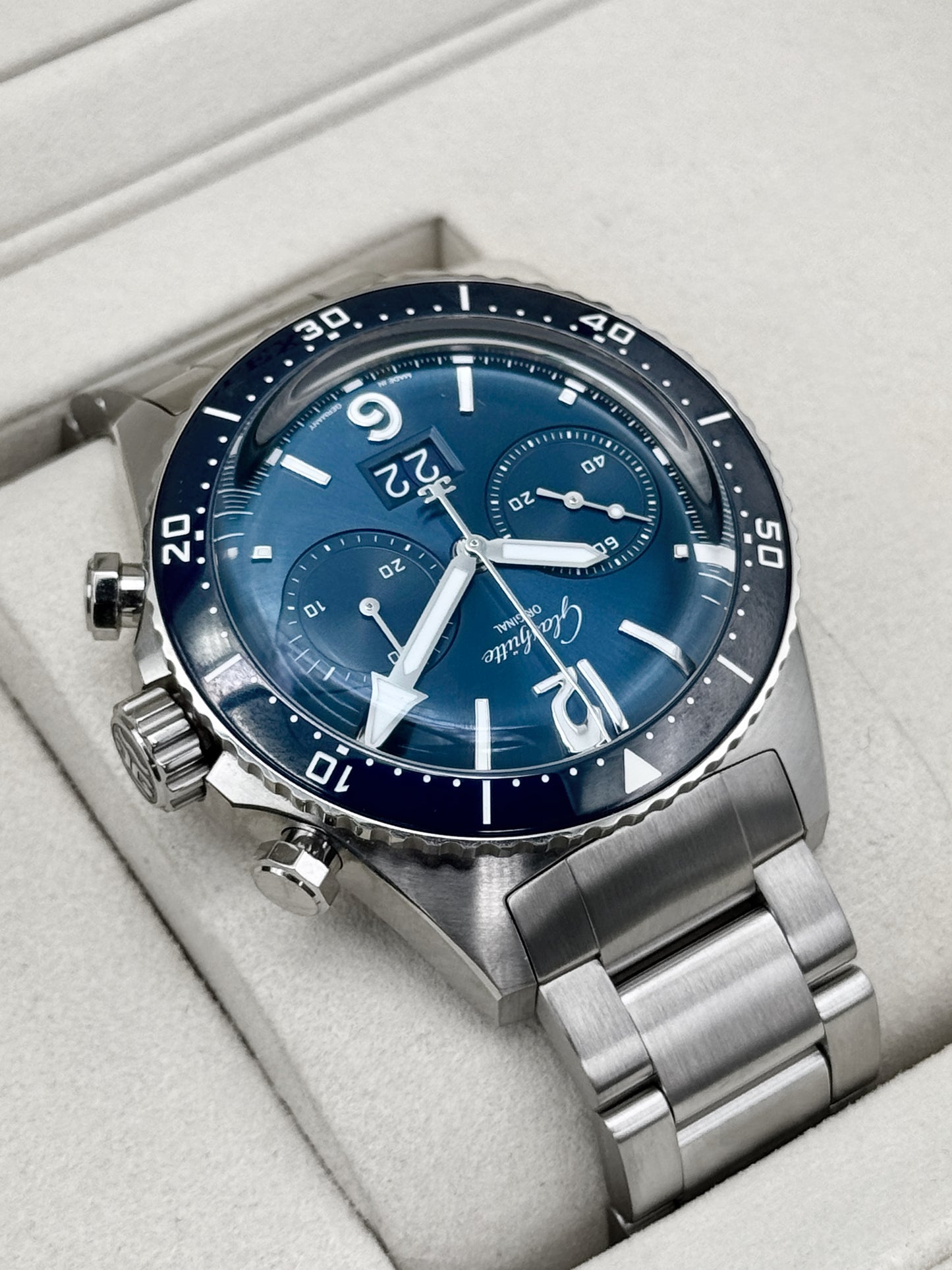 2025 Glashütte Original Seaq Chronograph 43.2mm 1-37-23-02-81 Blue Dial