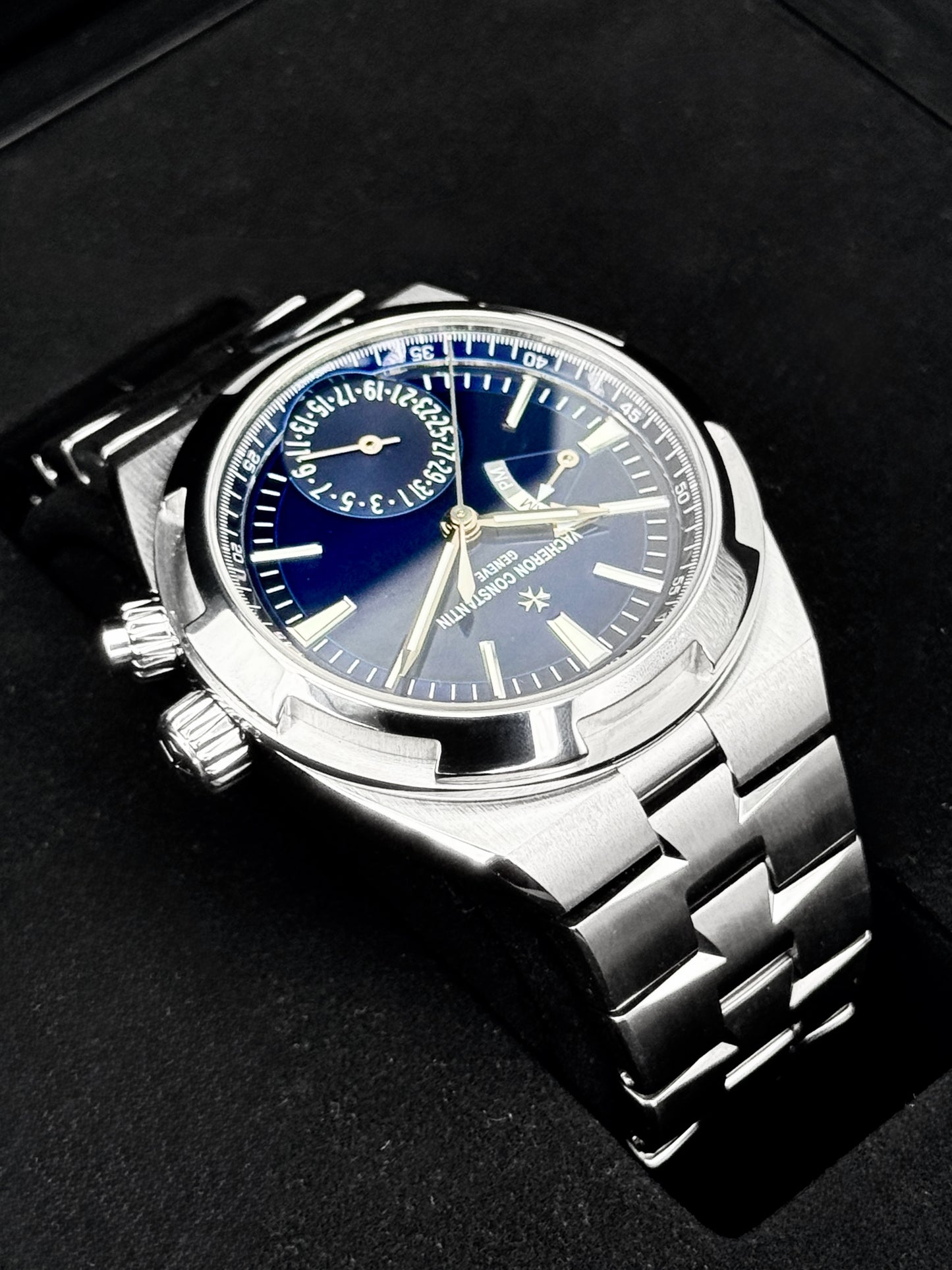 2020 Vacheron Constantin Overseas Dual Time 41mm 7900V Blue Dial