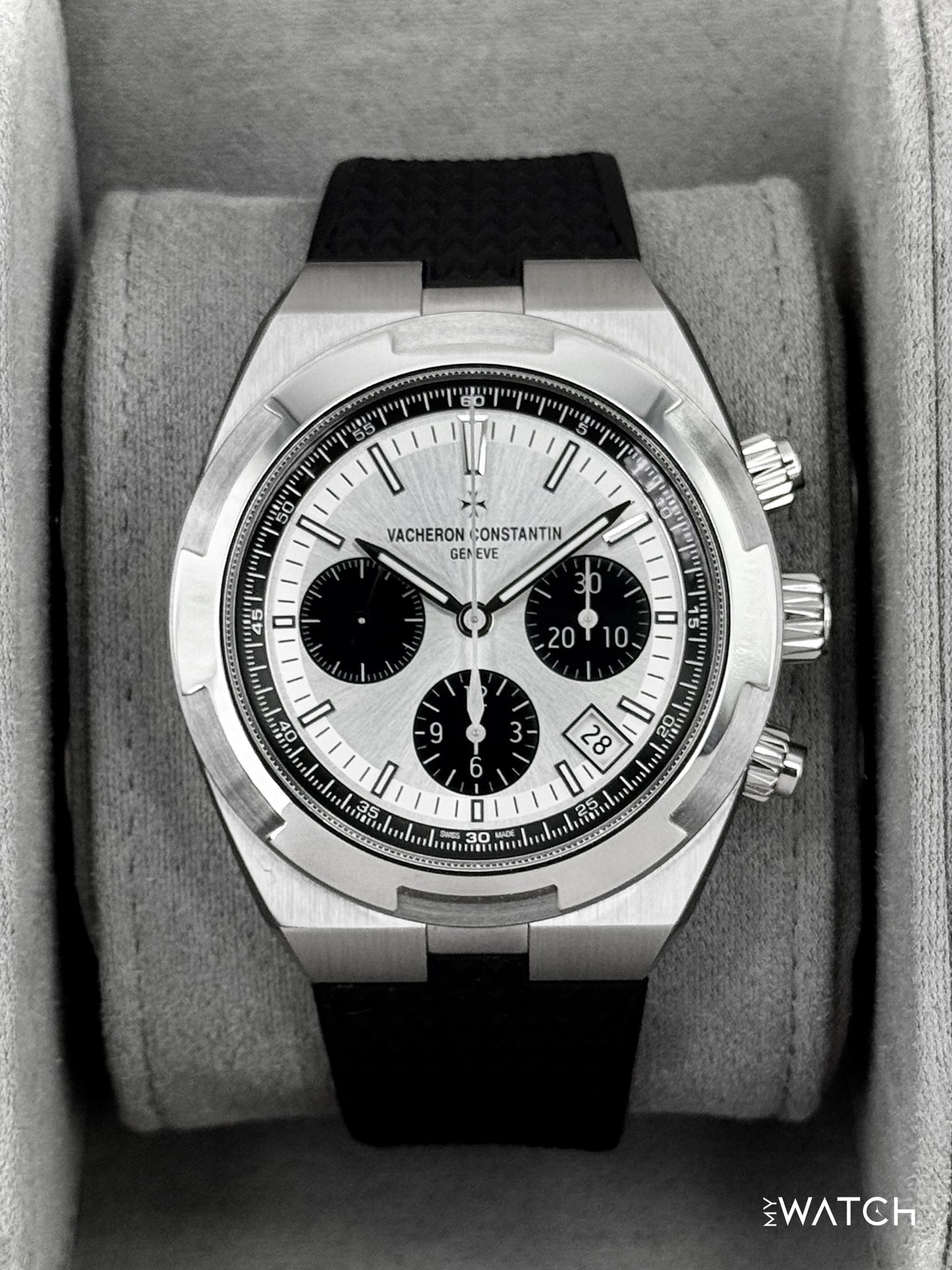 2025 Vacheron Constantin Overseas 42.5mm 5520V Stainless Steel Silver Dial - MyWatchLLC