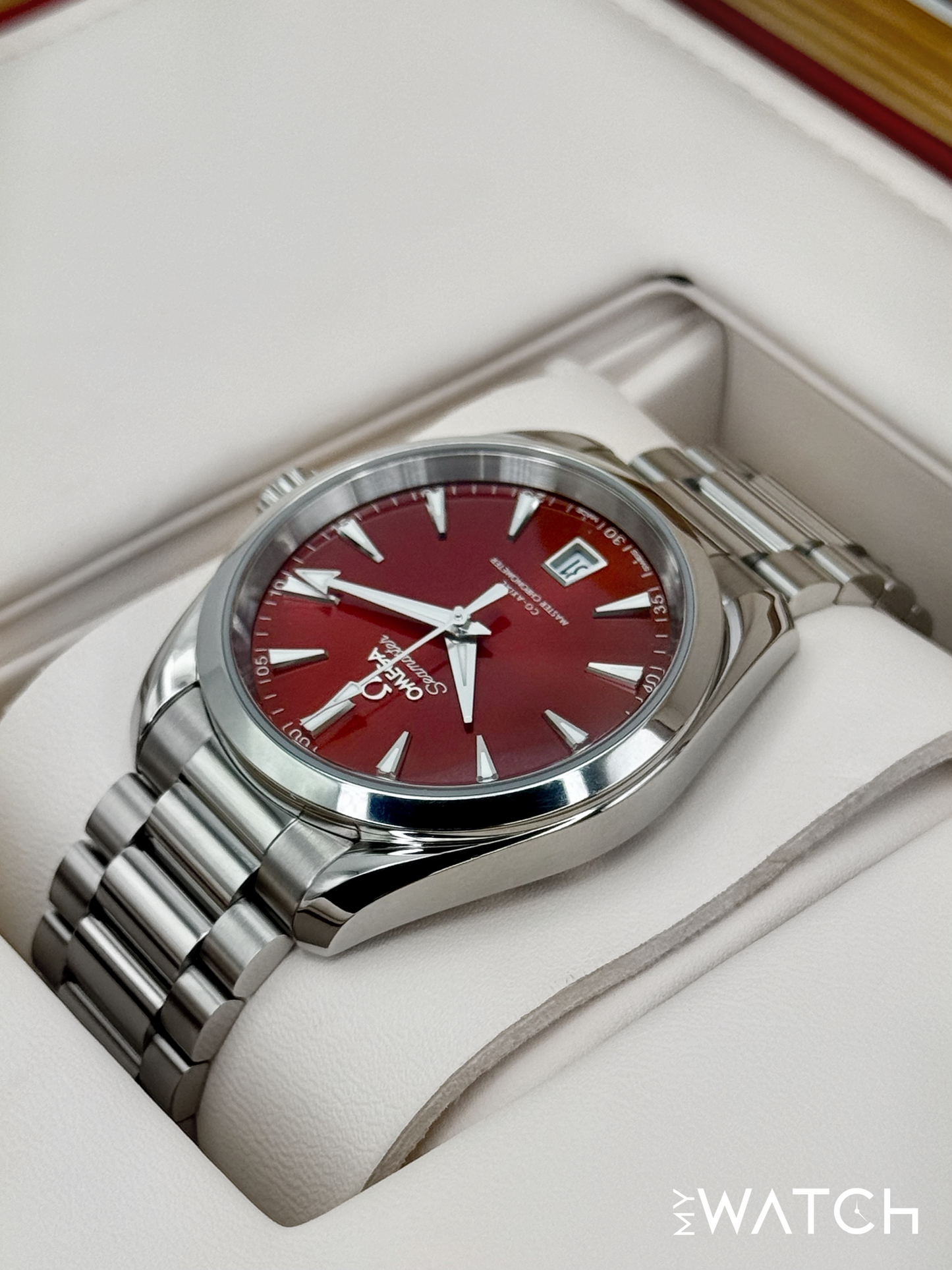 2025 Omega Seamaster Aqua Terra 38mm 220.10.38.20.13.003 Red Dial