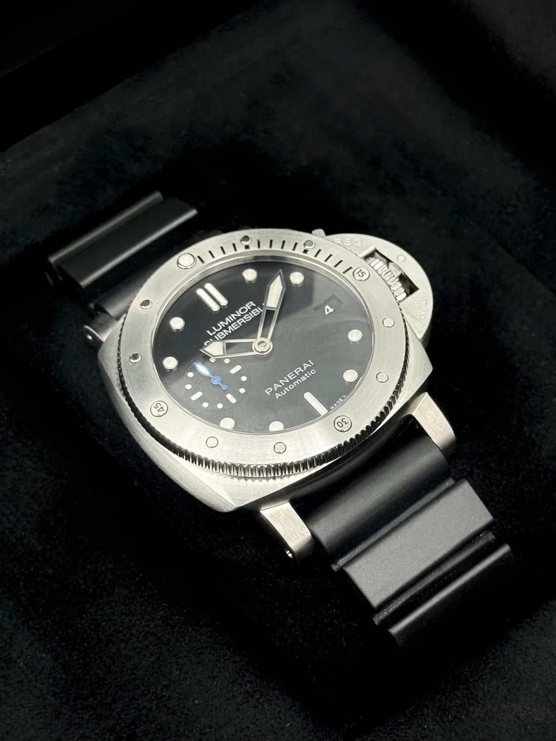 2018 Panerai Luminor Submersible 1950 3 Days 42mm PAM00682 Black Dial
